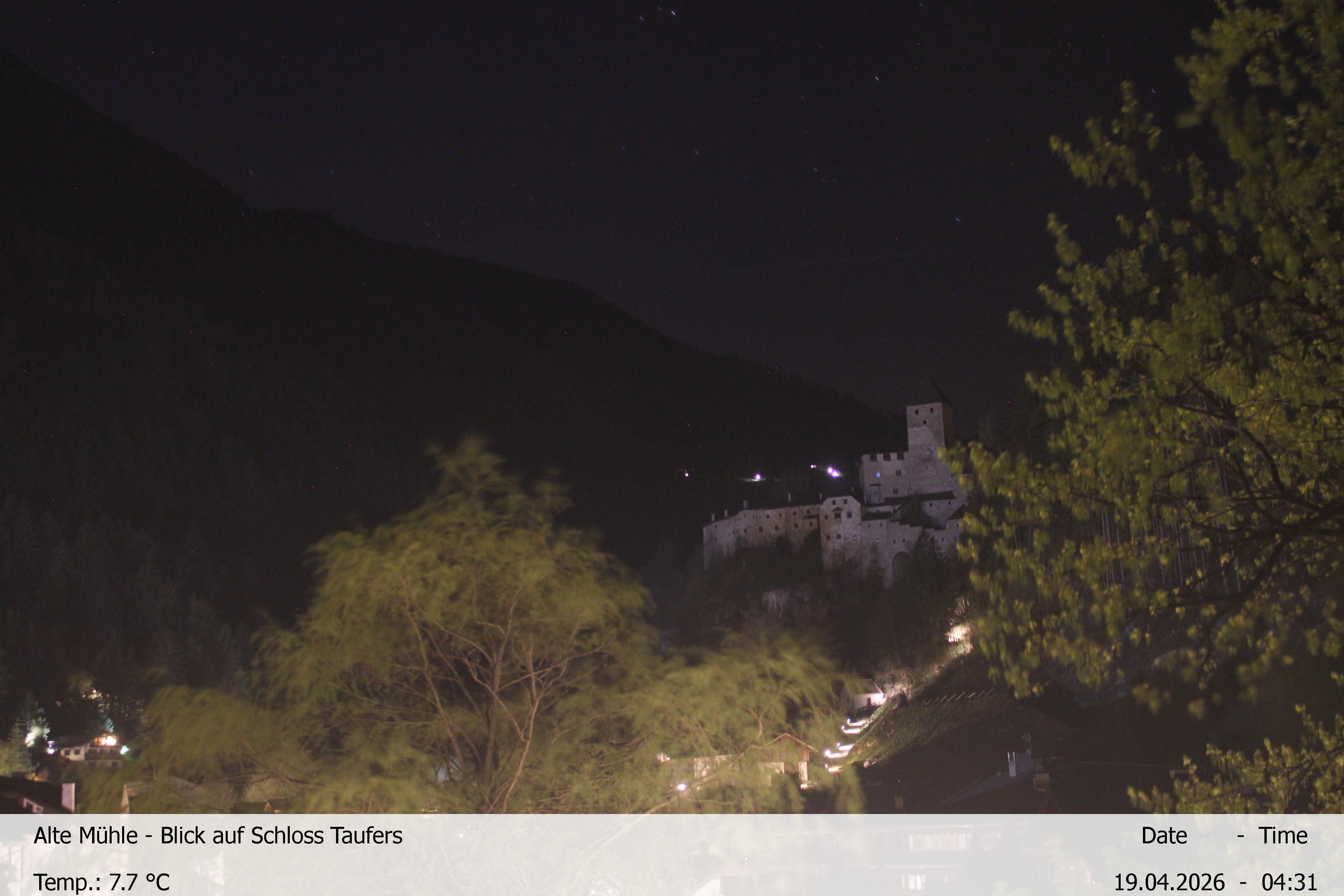 Archiv Foto Webcam Blick Richtung Schloss Taufers in Südtirol