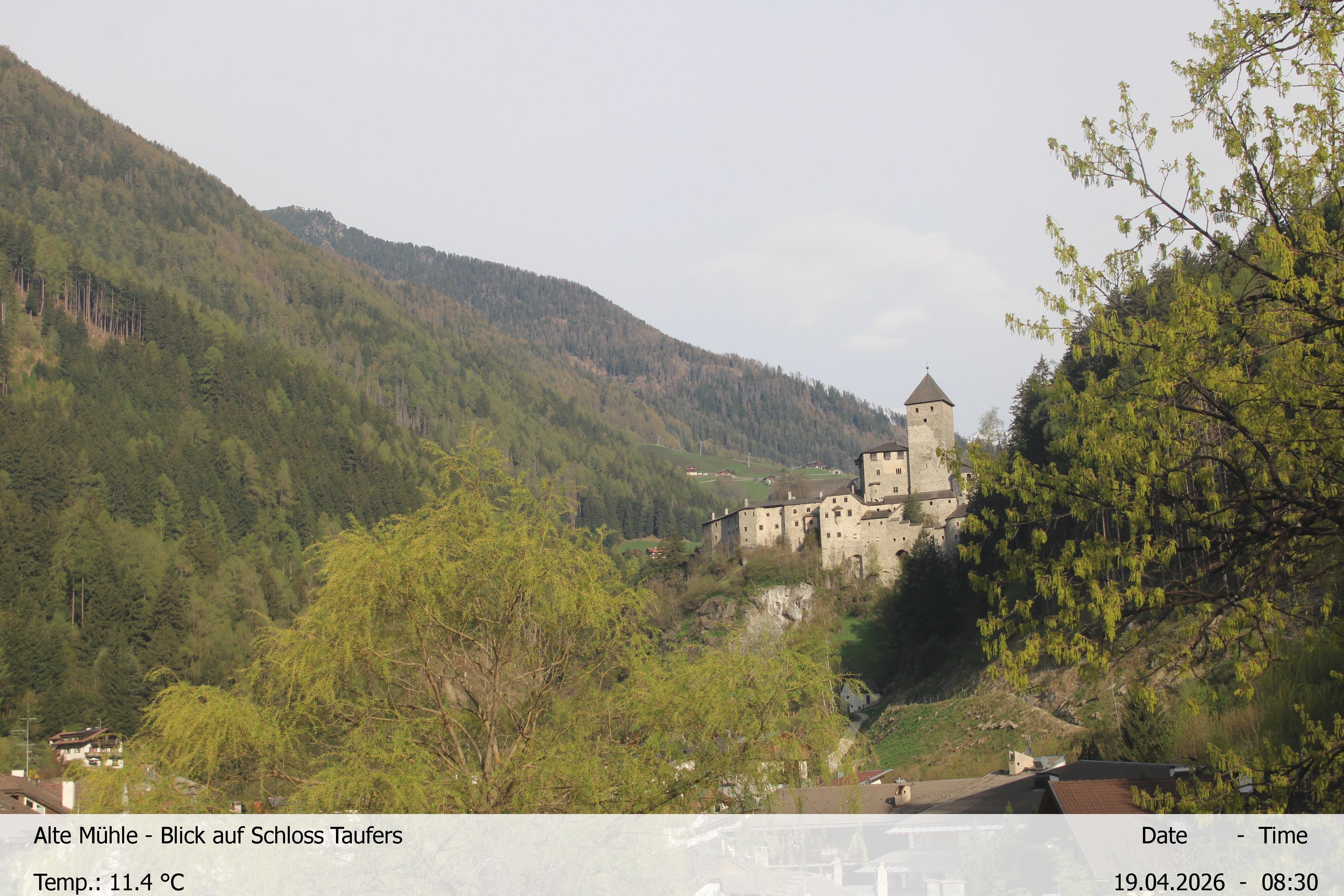 Archiv Foto Webcam Blick Richtung Schloss Taufers in Südtirol