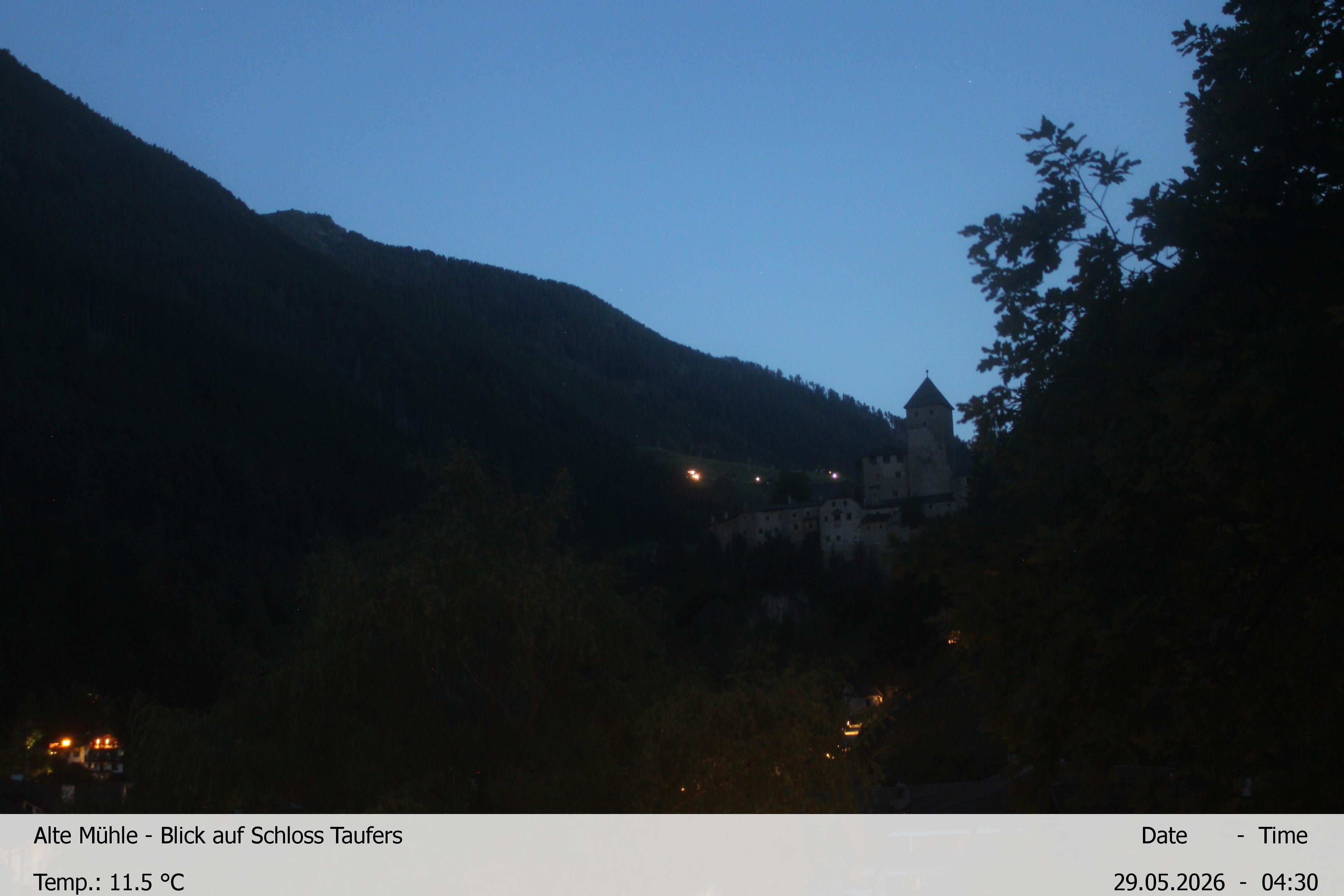 Archiv Foto Webcam Blick Richtung Schloss Taufers in Südtirol