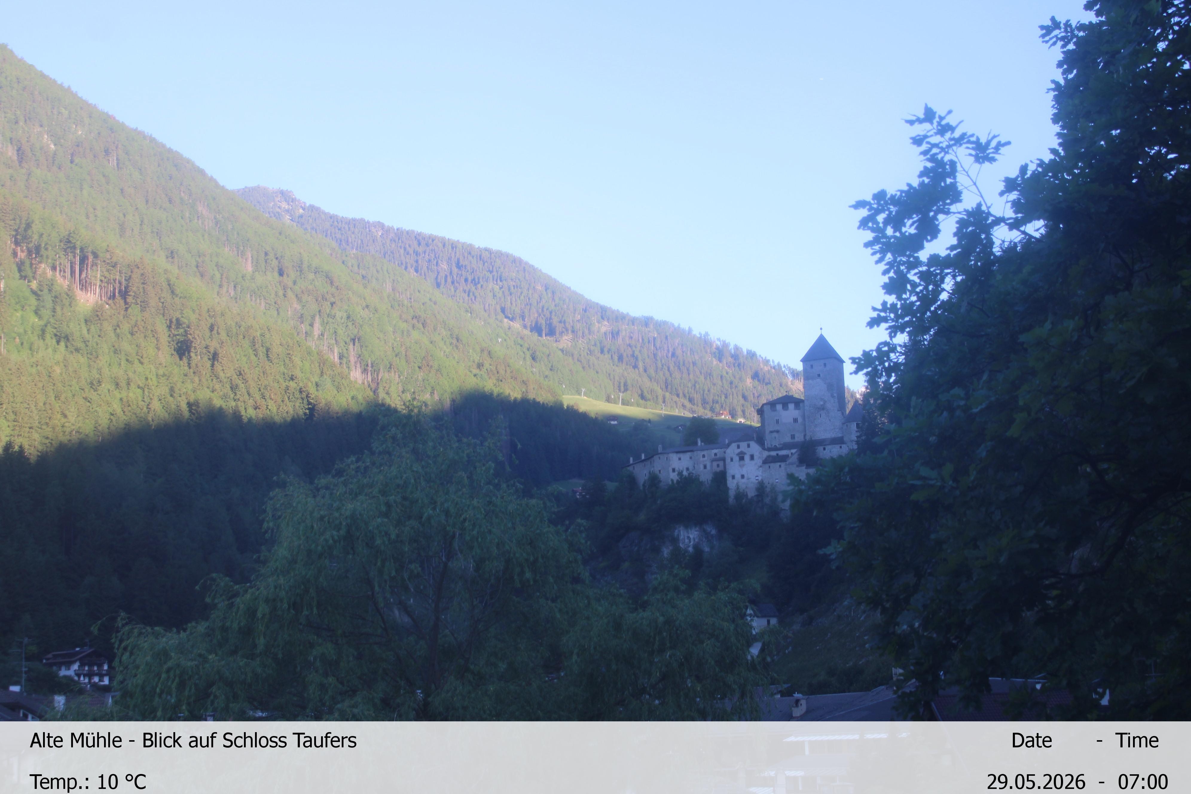 Archiv Foto Webcam Blick Richtung Schloss Taufers in Südtirol