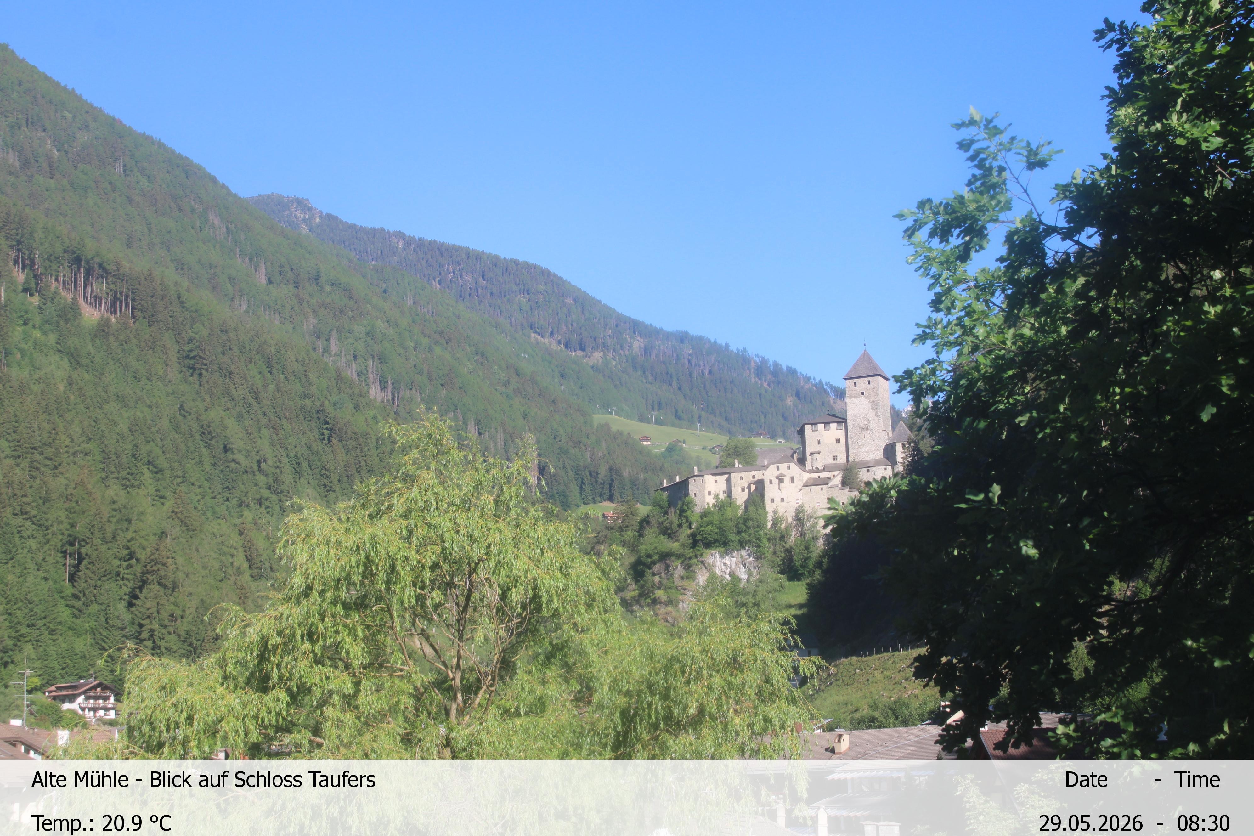 Archiv Foto Webcam Blick Richtung Schloss Taufers in Südtirol