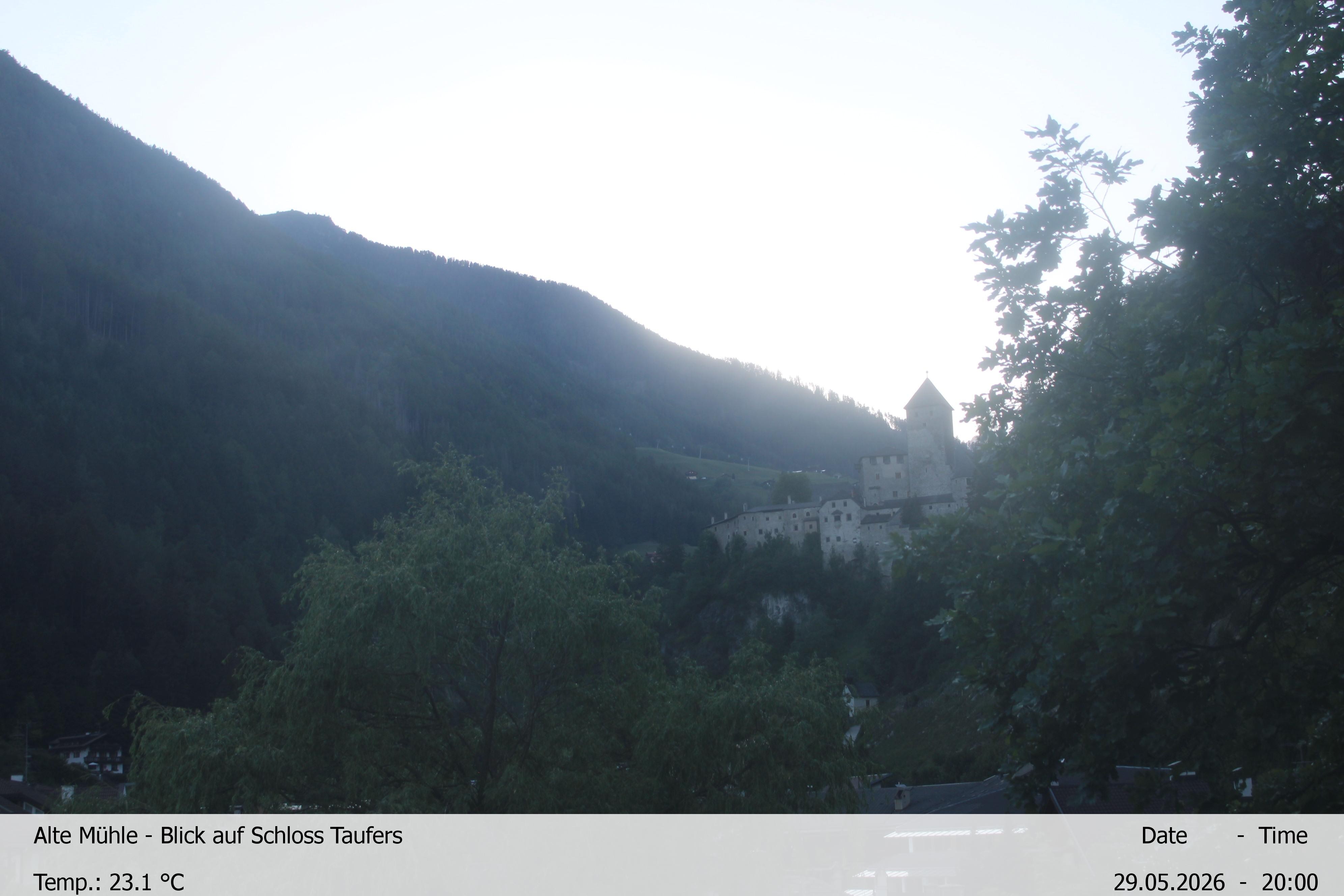 Archiv Foto Webcam Blick Richtung Schloss Taufers in Südtirol