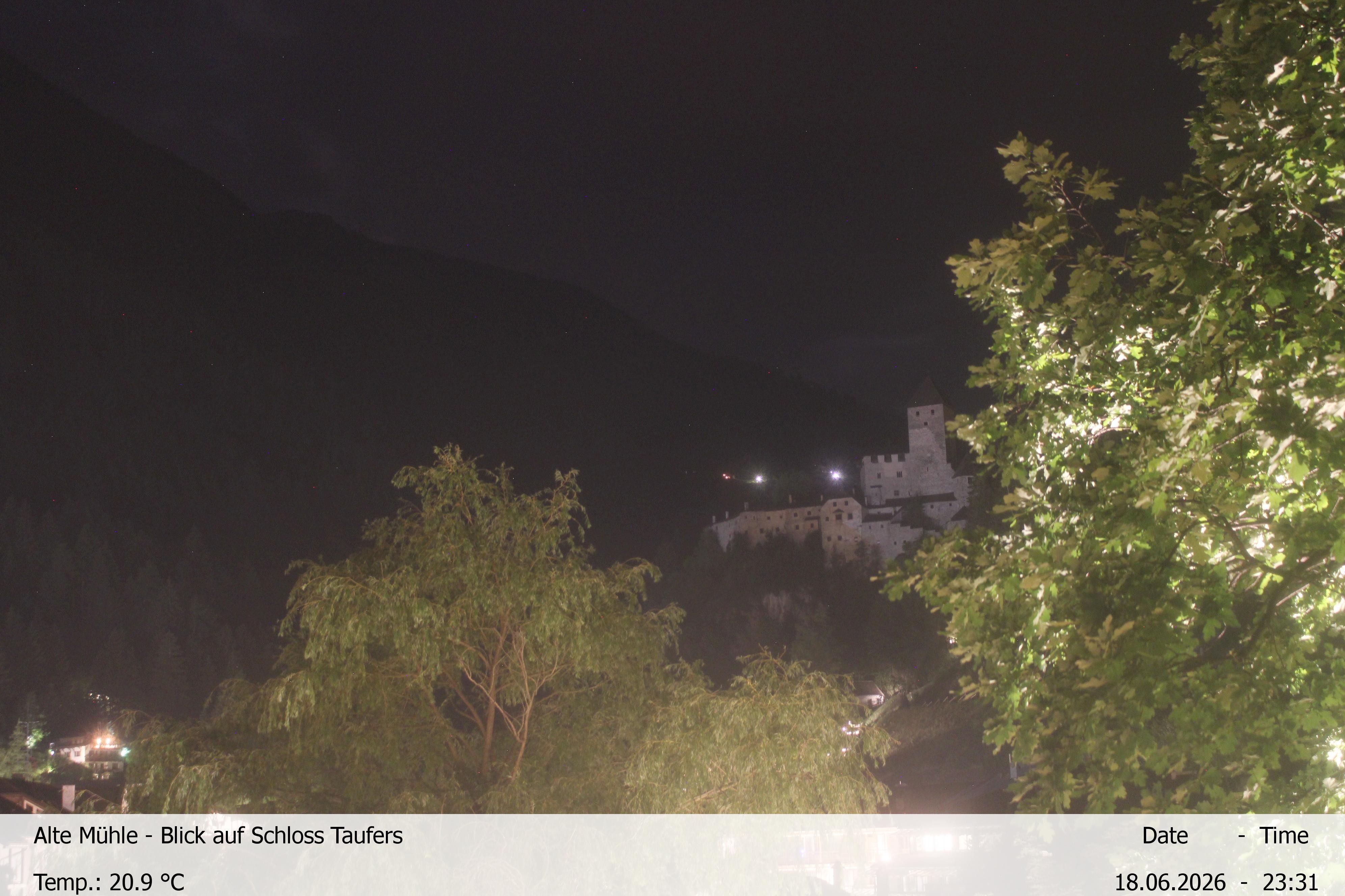 Archiv Foto Webcam Blick Richtung Schloss Taufers in Südtirol