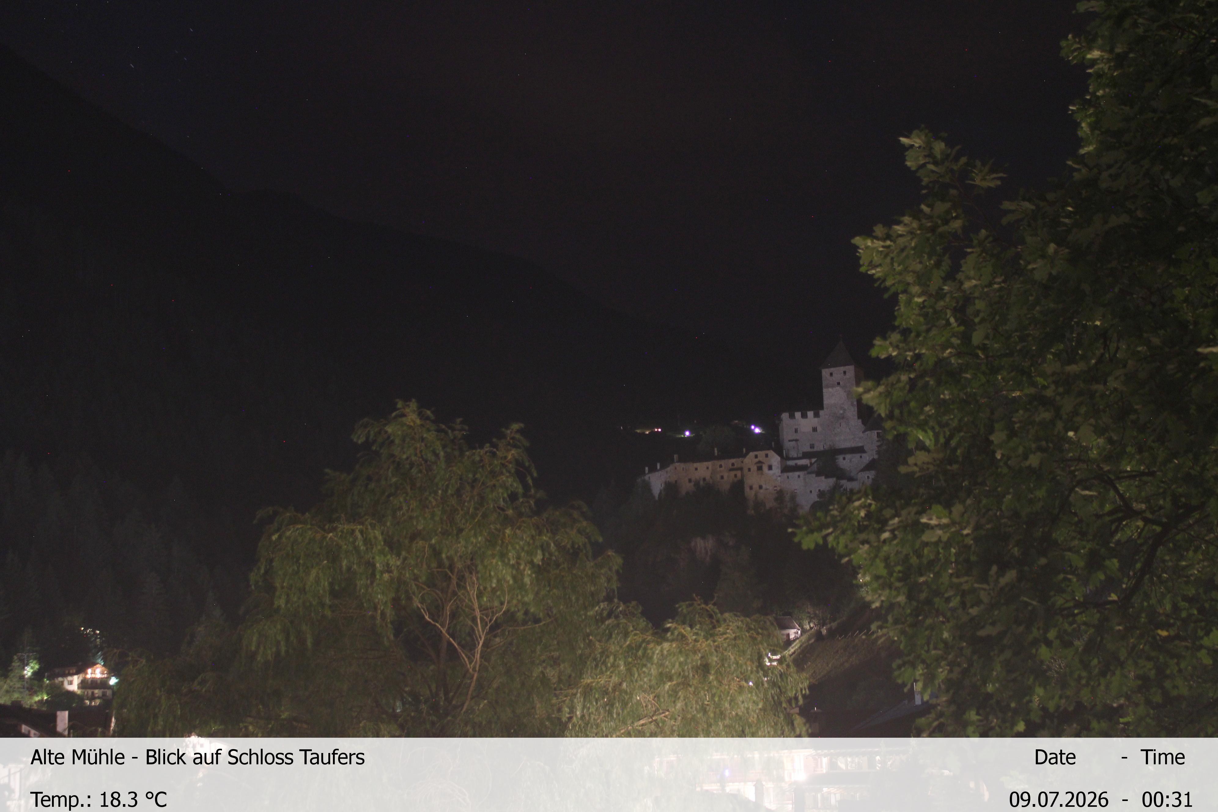 Archiv Foto Webcam Blick Richtung Schloss Taufers in Südtirol