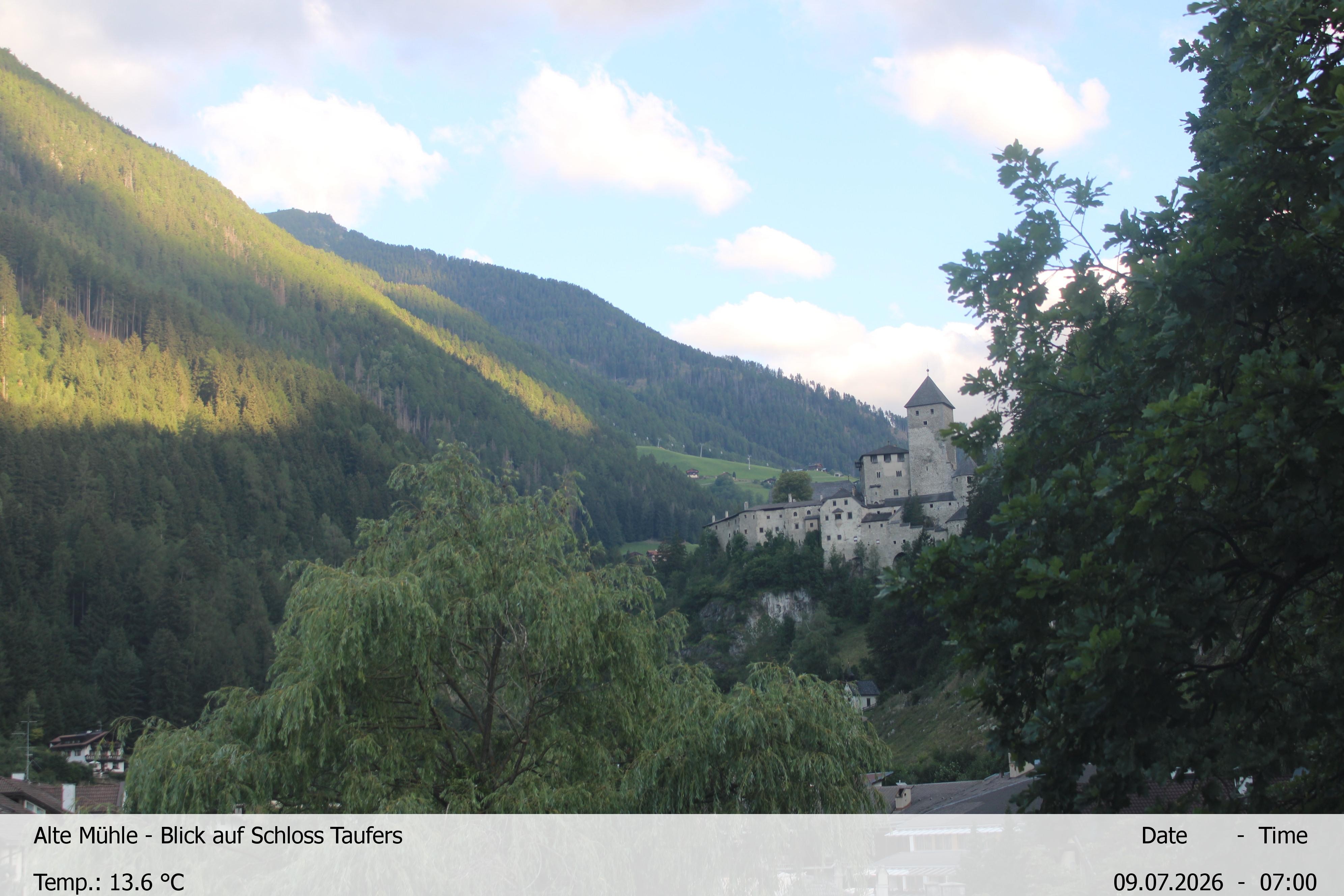 Archiv Foto Webcam Blick Richtung Schloss Taufers in Südtirol