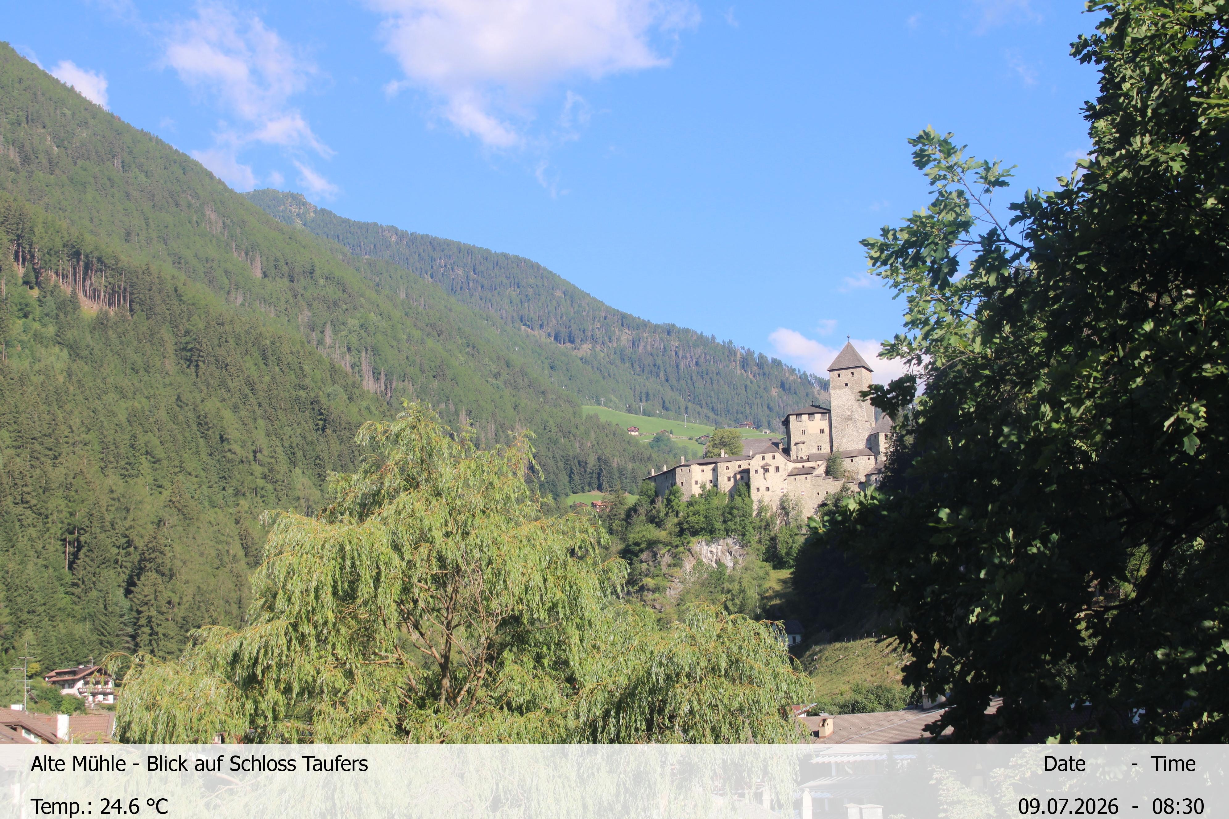Archiv Foto Webcam Blick Richtung Schloss Taufers in Südtirol