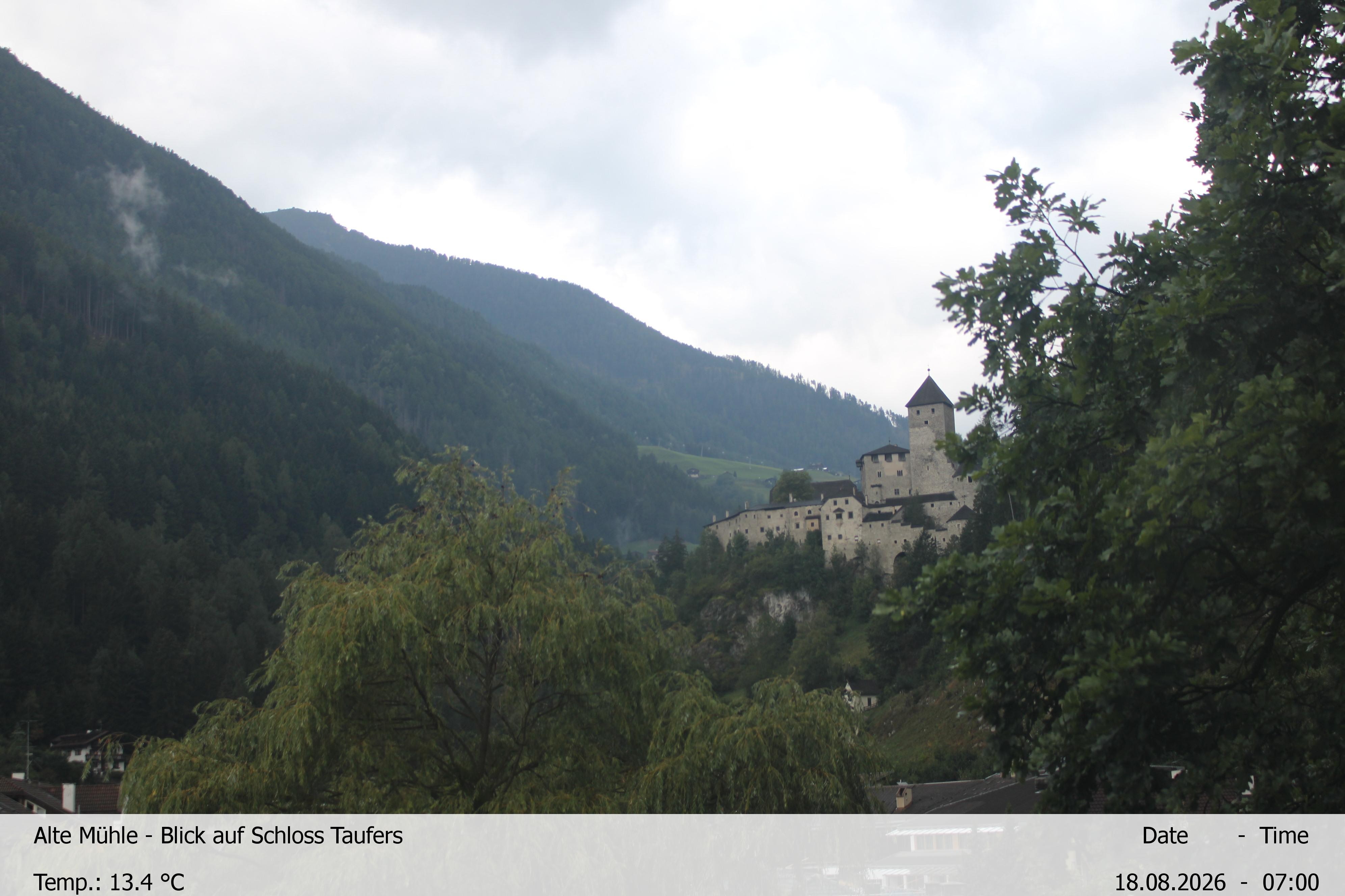 Archiv Foto Webcam Blick Richtung Schloss Taufers in Südtirol