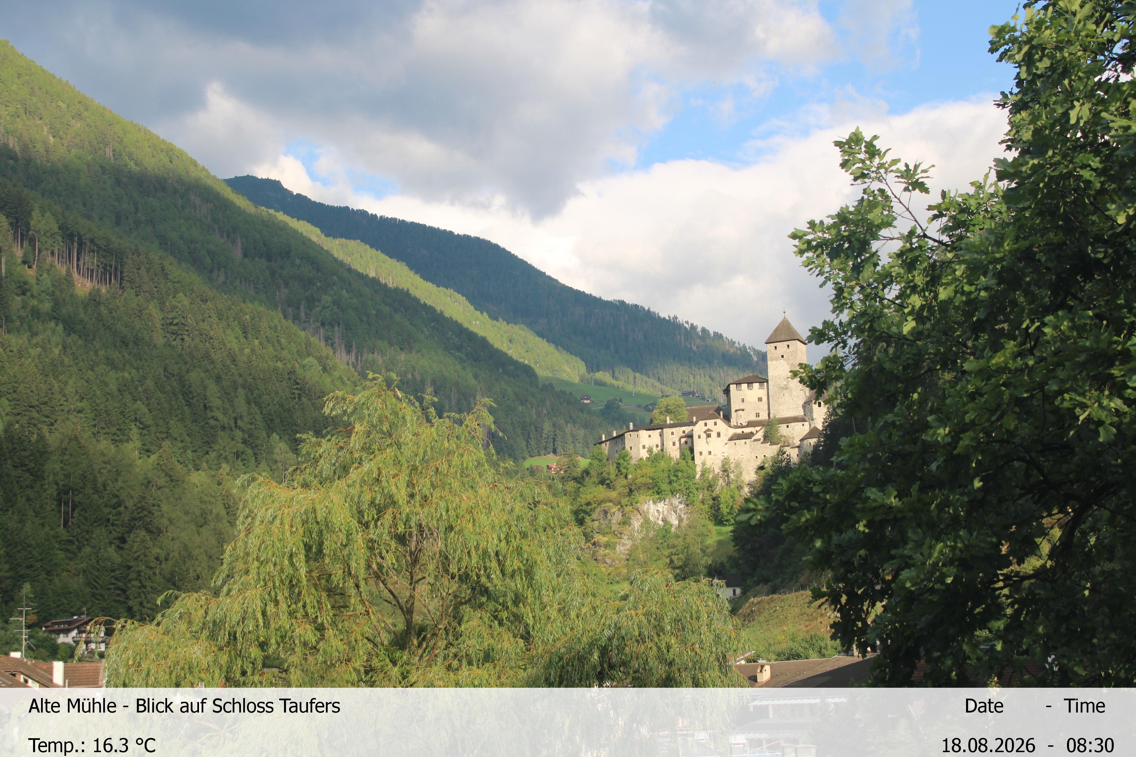Archiv Foto Webcam Blick Richtung Schloss Taufers in Südtirol