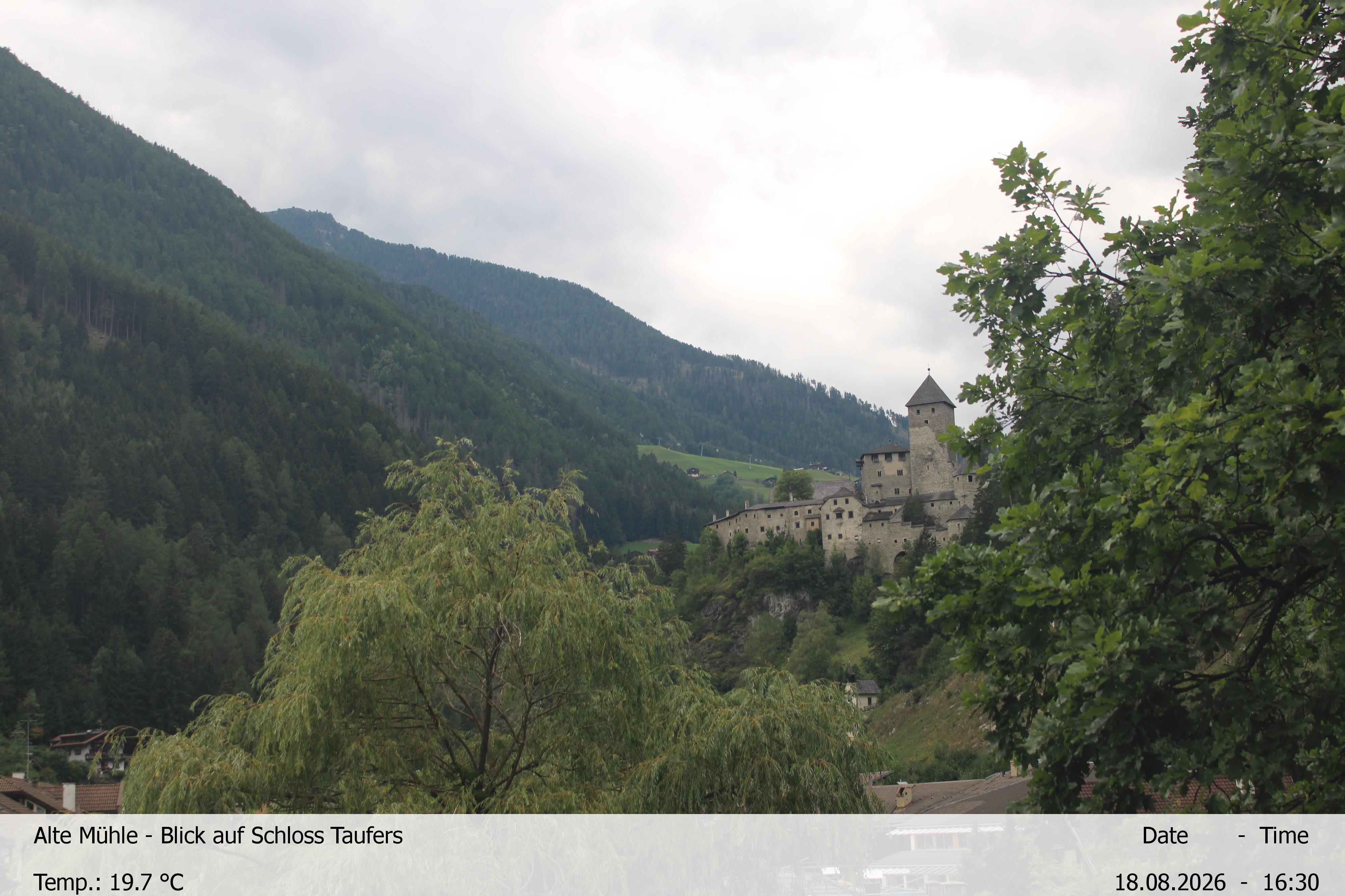 Archived image Webcam View towards castle Taufers, South Tyrol