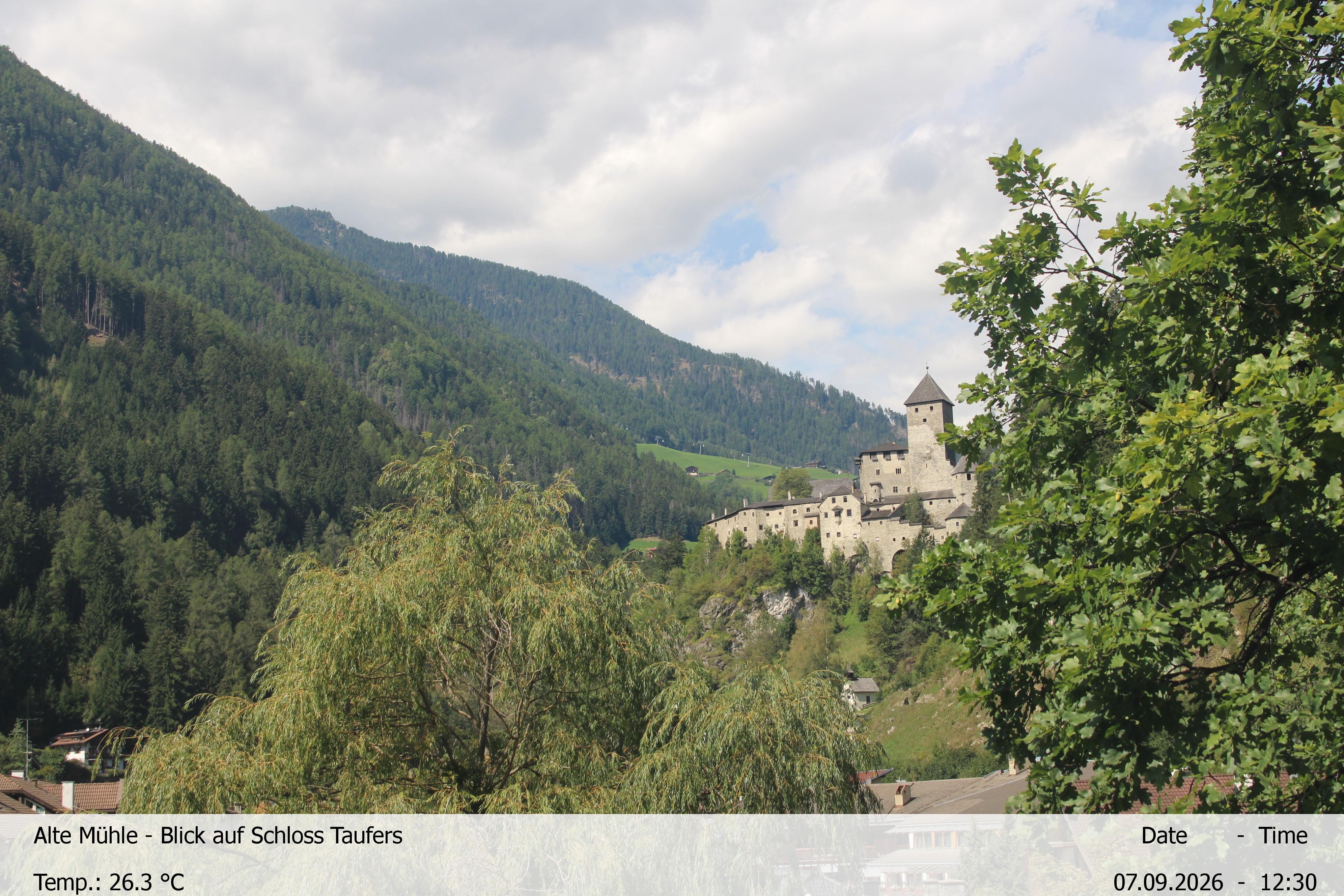 Archiv Foto Webcam Blick Richtung Schloss Taufers in Südtirol