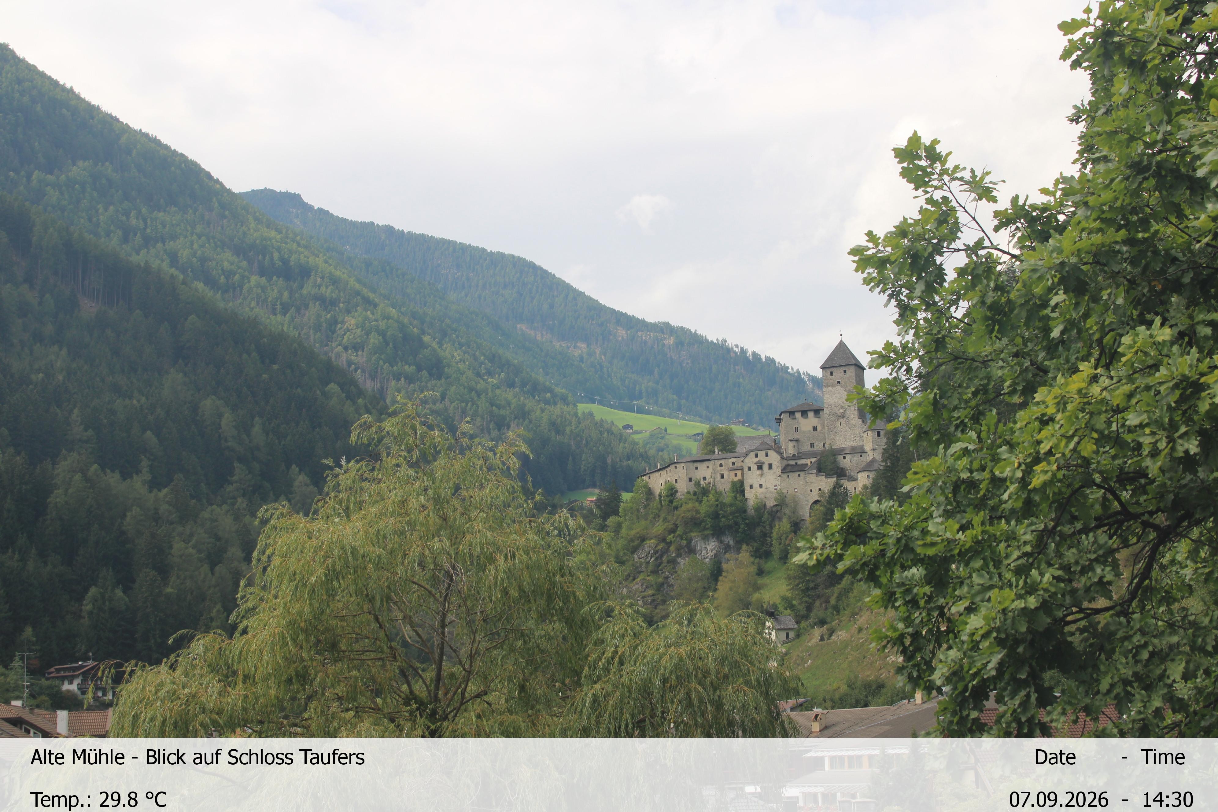 Archiv Foto Webcam Blick Richtung Schloss Taufers in Südtirol