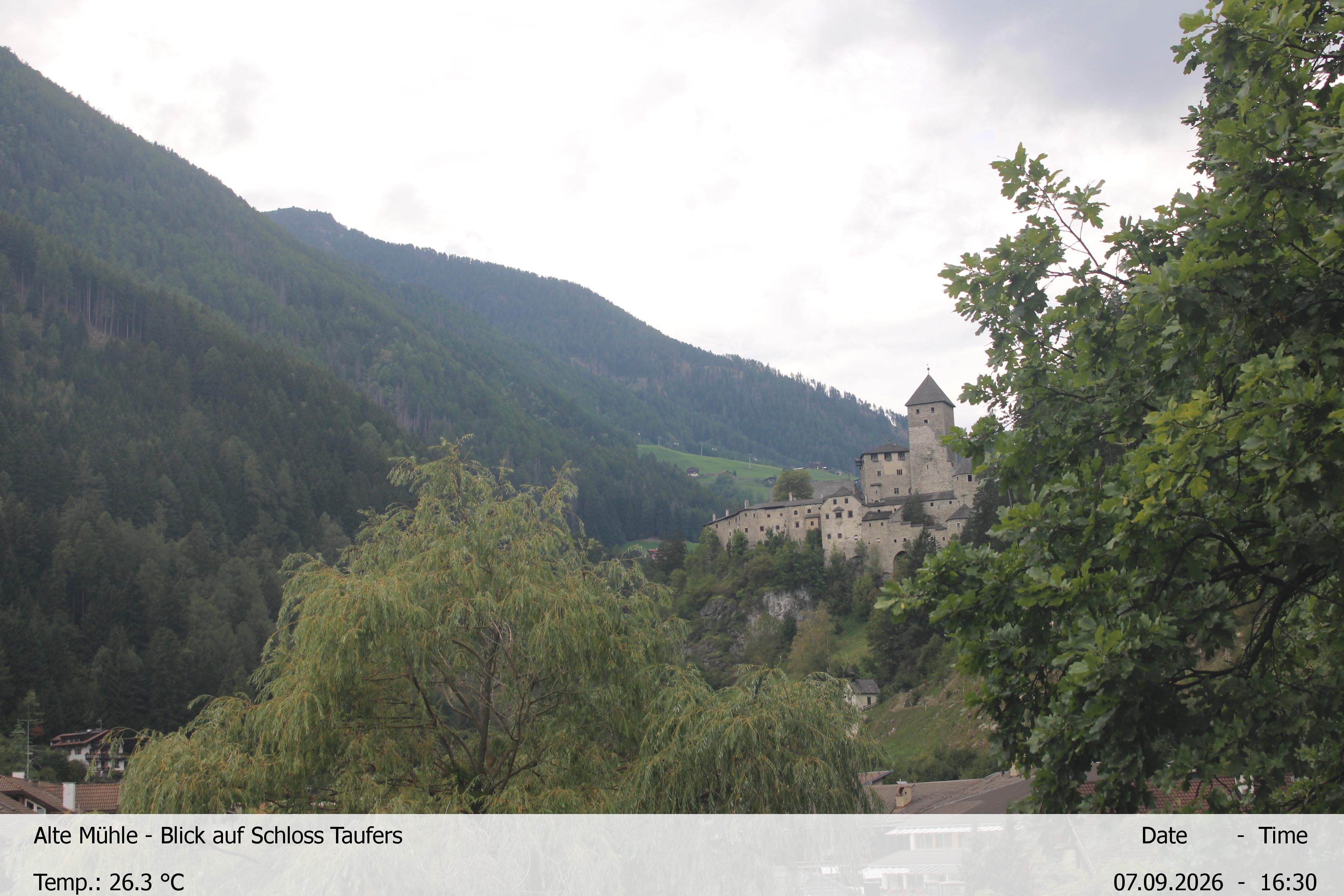 Archiv Foto Webcam Blick Richtung Schloss Taufers in Südtirol