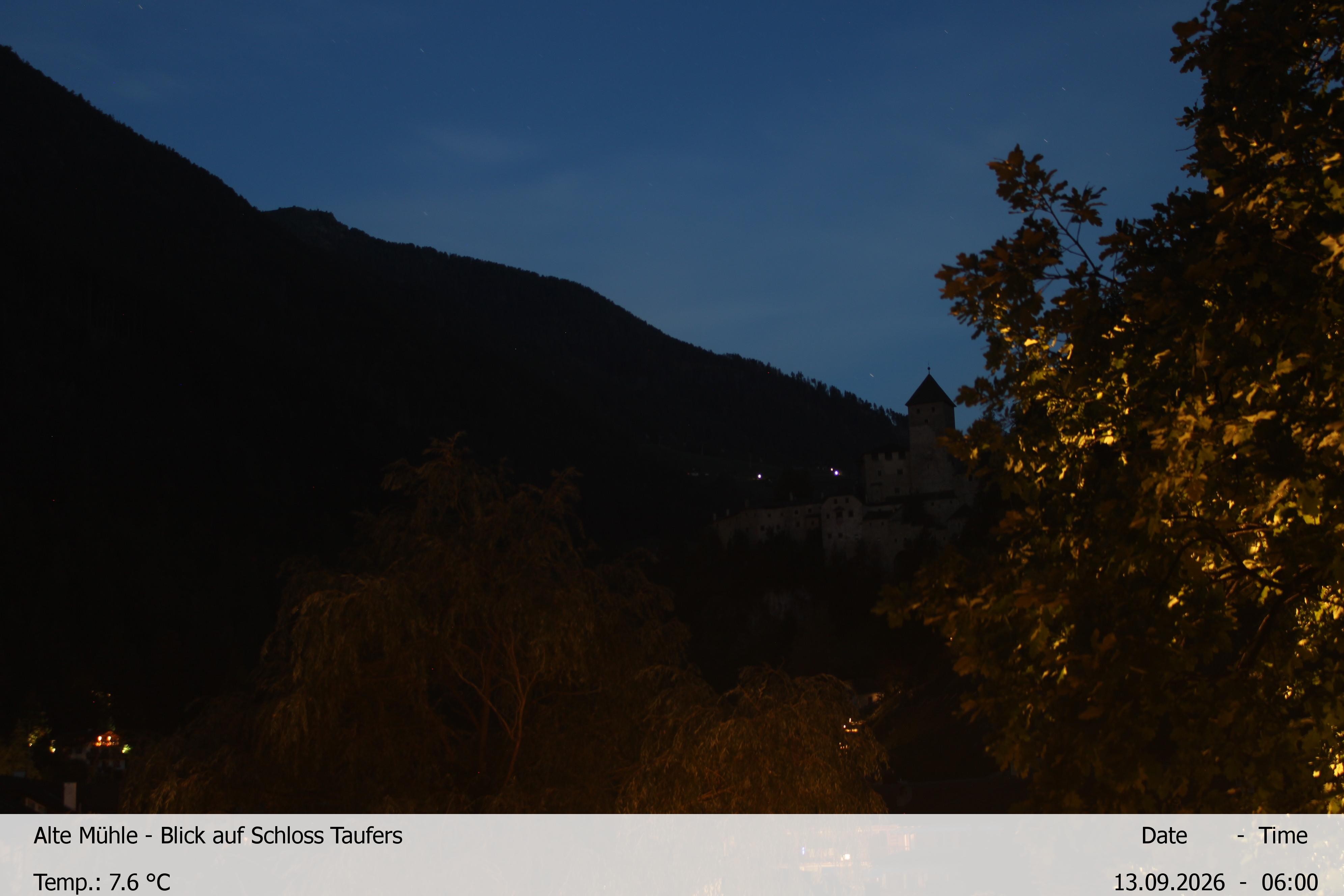 Archiv Foto Webcam Blick Richtung Schloss Taufers in Südtirol