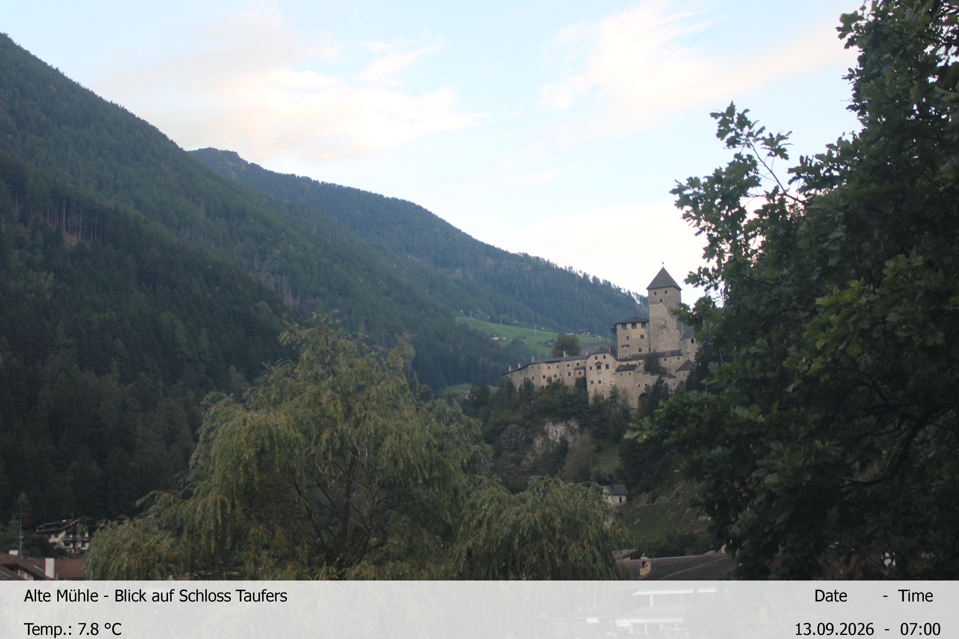 Archiv Foto Webcam Blick Richtung Schloss Taufers in Südtirol