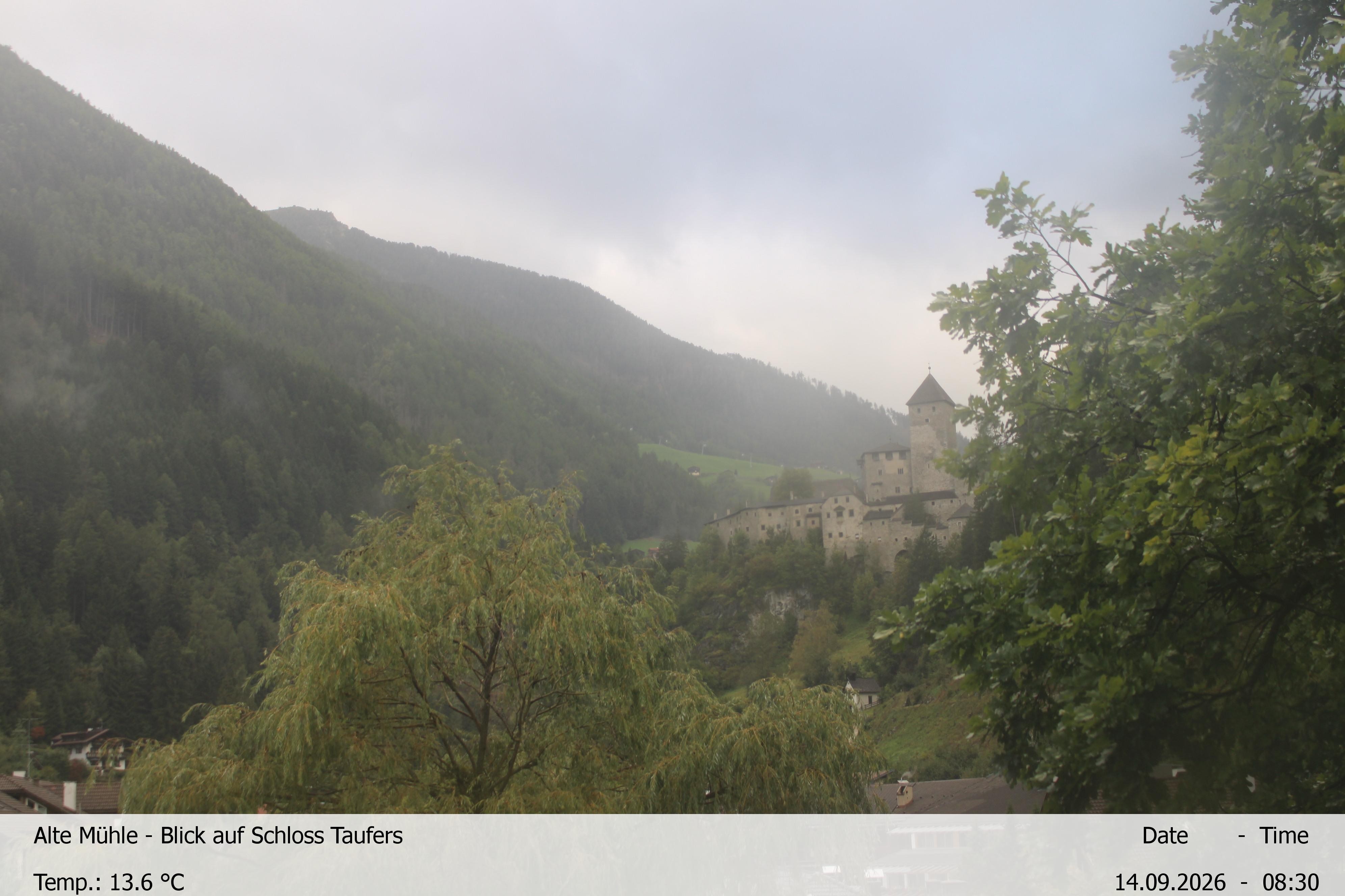 Archiv Foto Webcam Blick Richtung Schloss Taufers in Südtirol