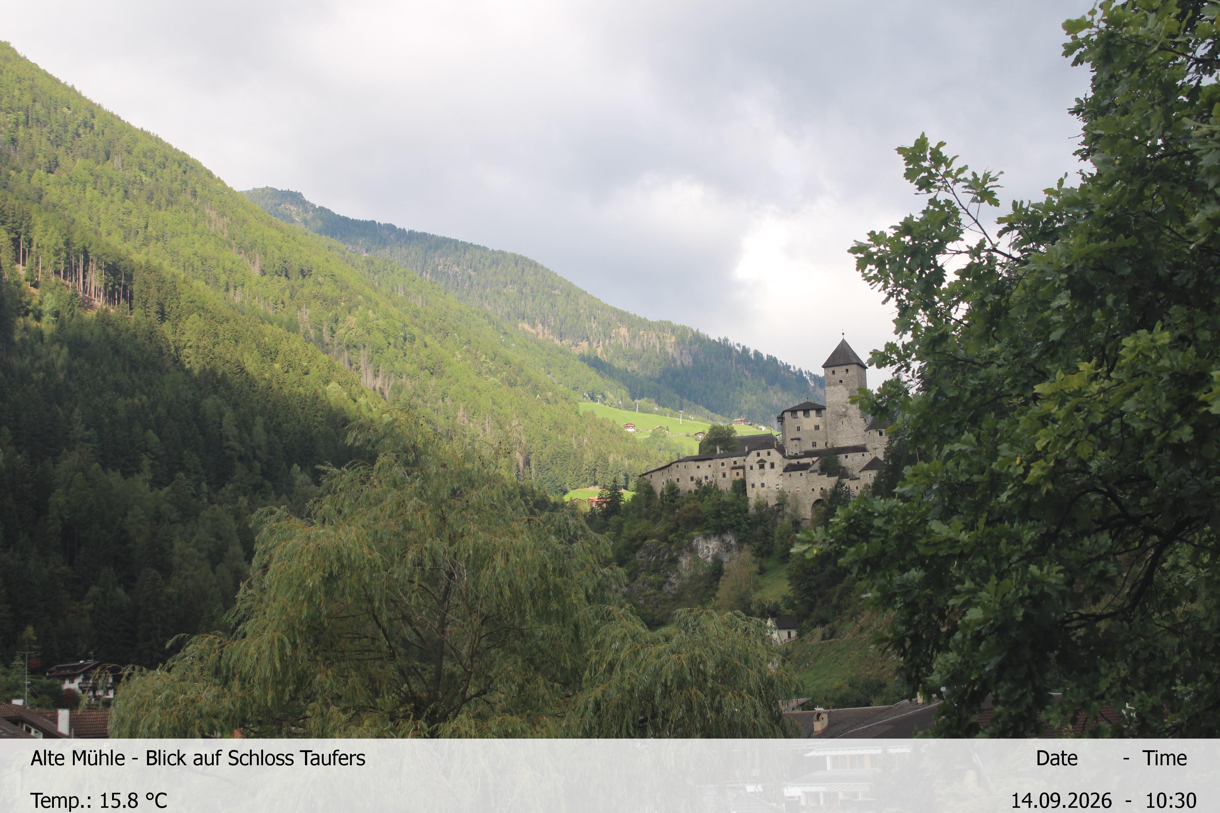 Archiv Foto Webcam Blick Richtung Schloss Taufers in Südtirol