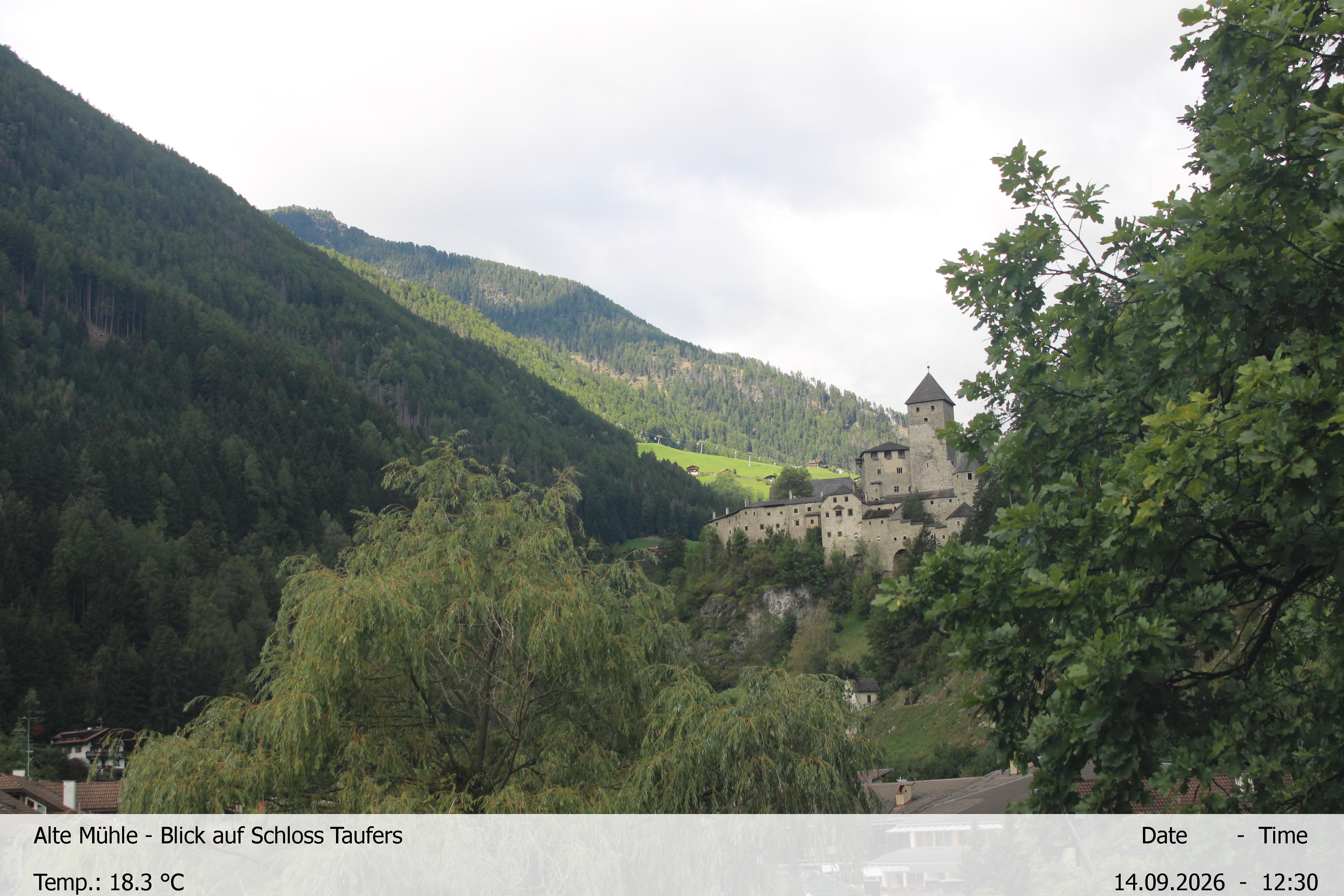 Archiv Foto Webcam Blick Richtung Schloss Taufers in Südtirol