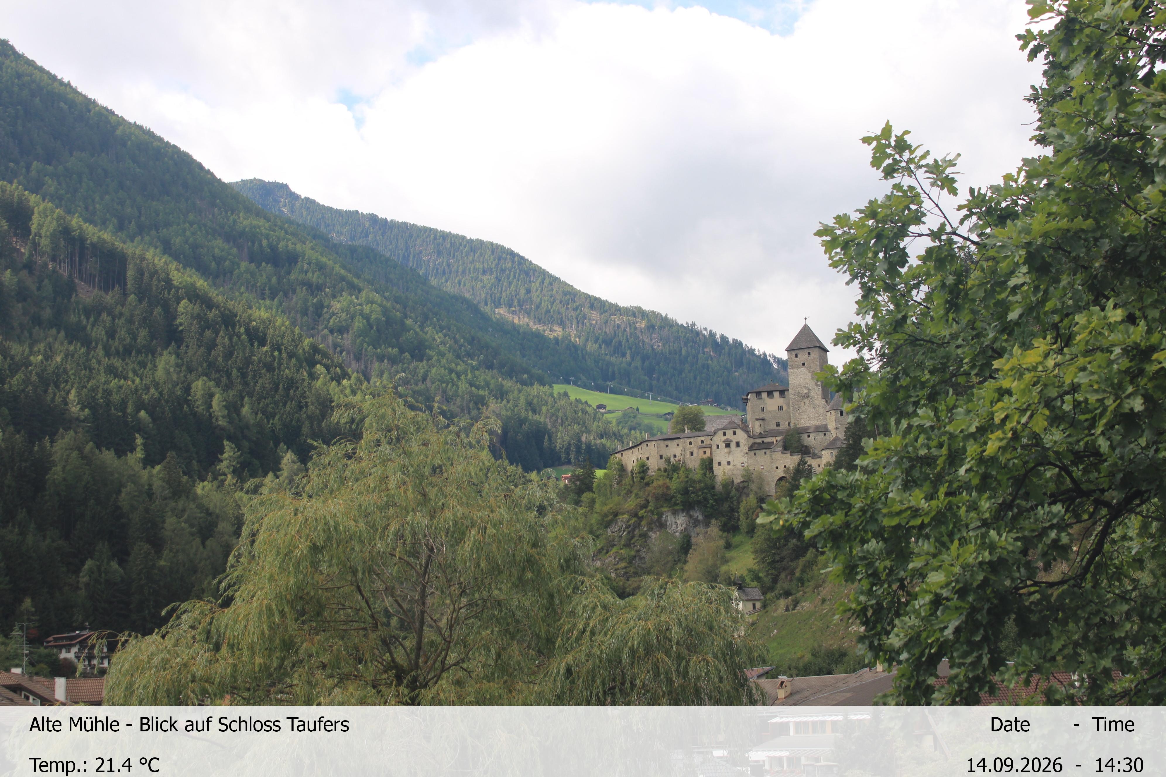 Archiv Foto Webcam Blick Richtung Schloss Taufers in Südtirol