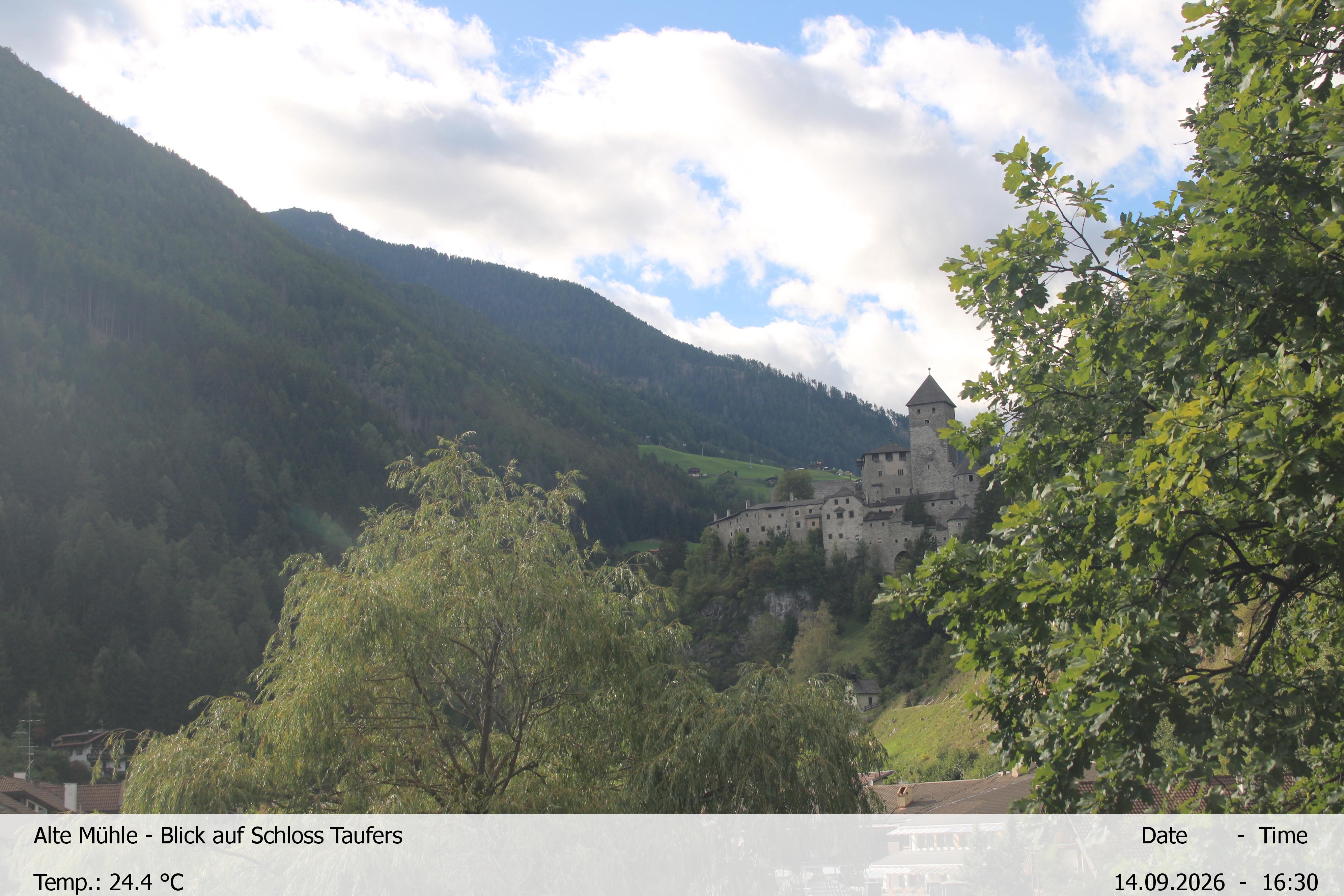Archiv Foto Webcam Blick Richtung Schloss Taufers in Südtirol