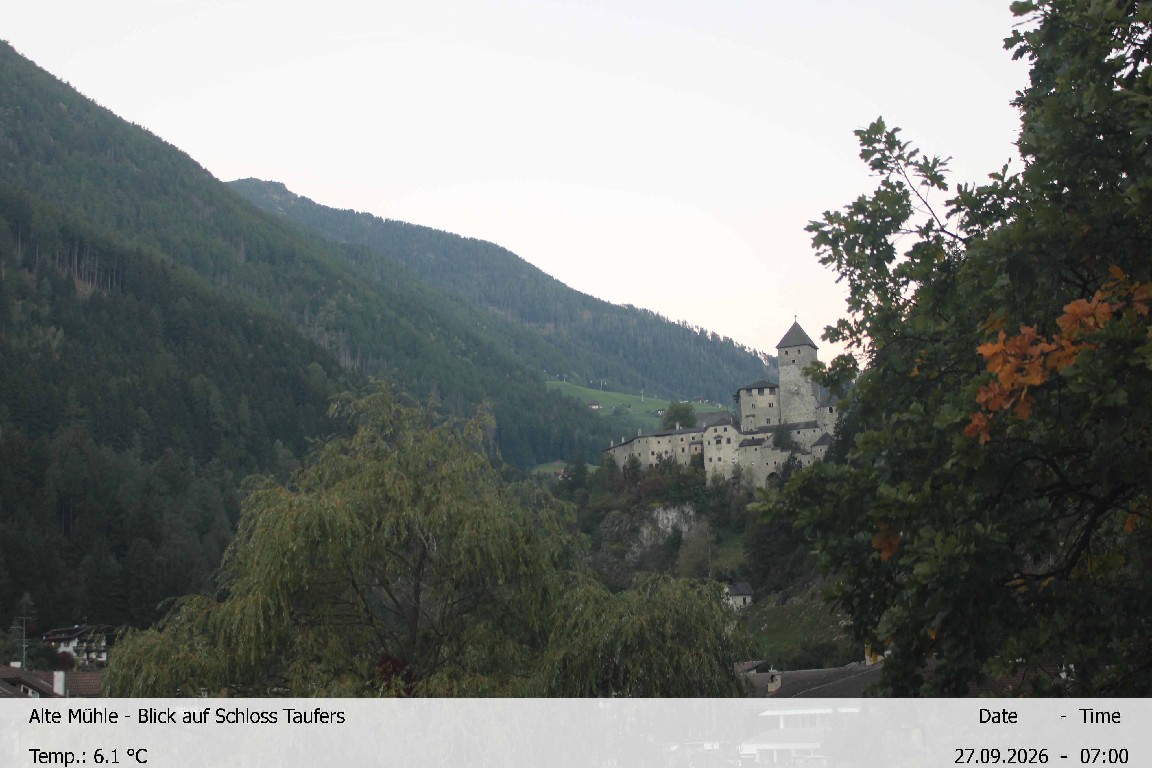 Archiv Foto Webcam Blick Richtung Schloss Taufers in Südtirol