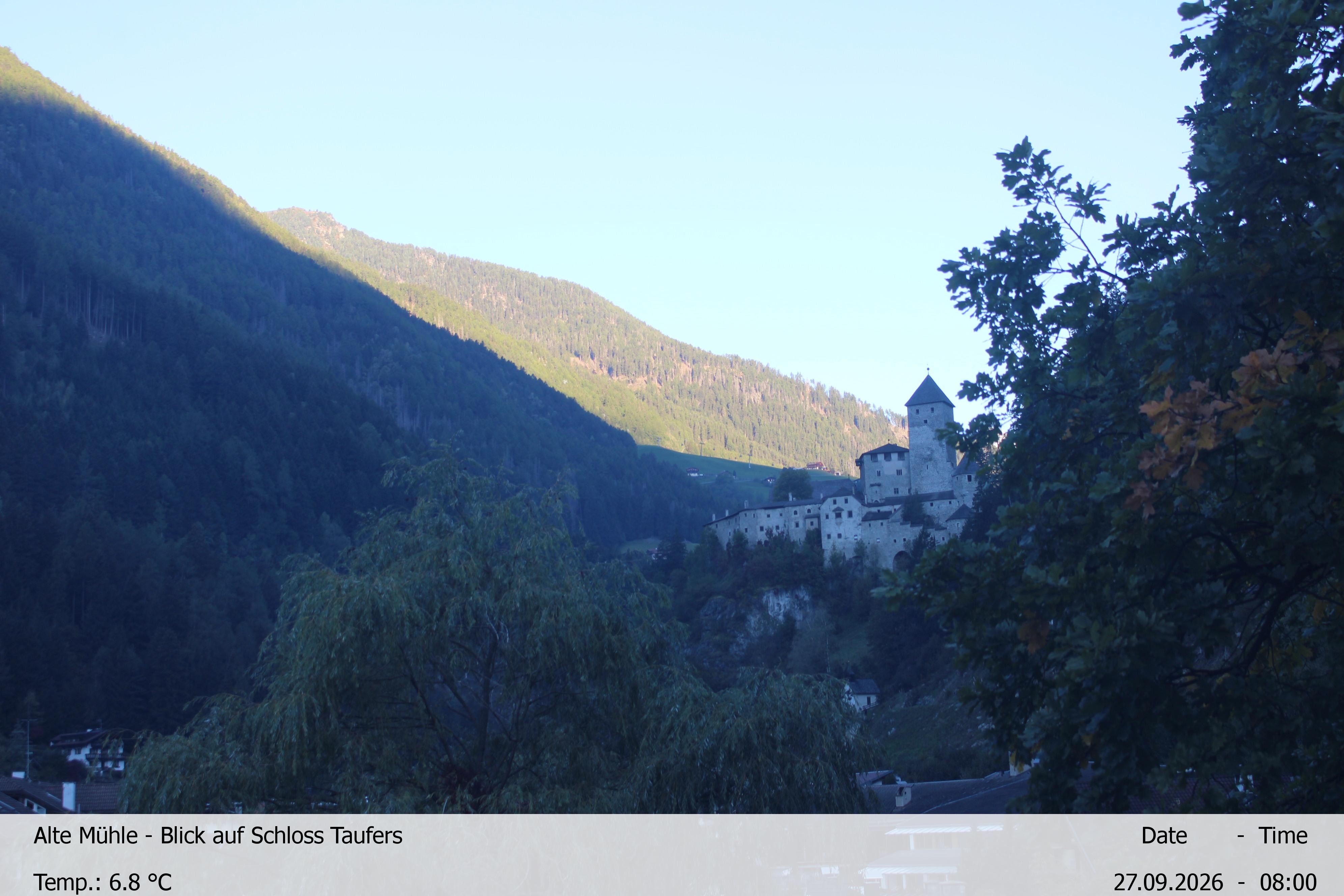 Archiv Foto Webcam Blick Richtung Schloss Taufers in Südtirol