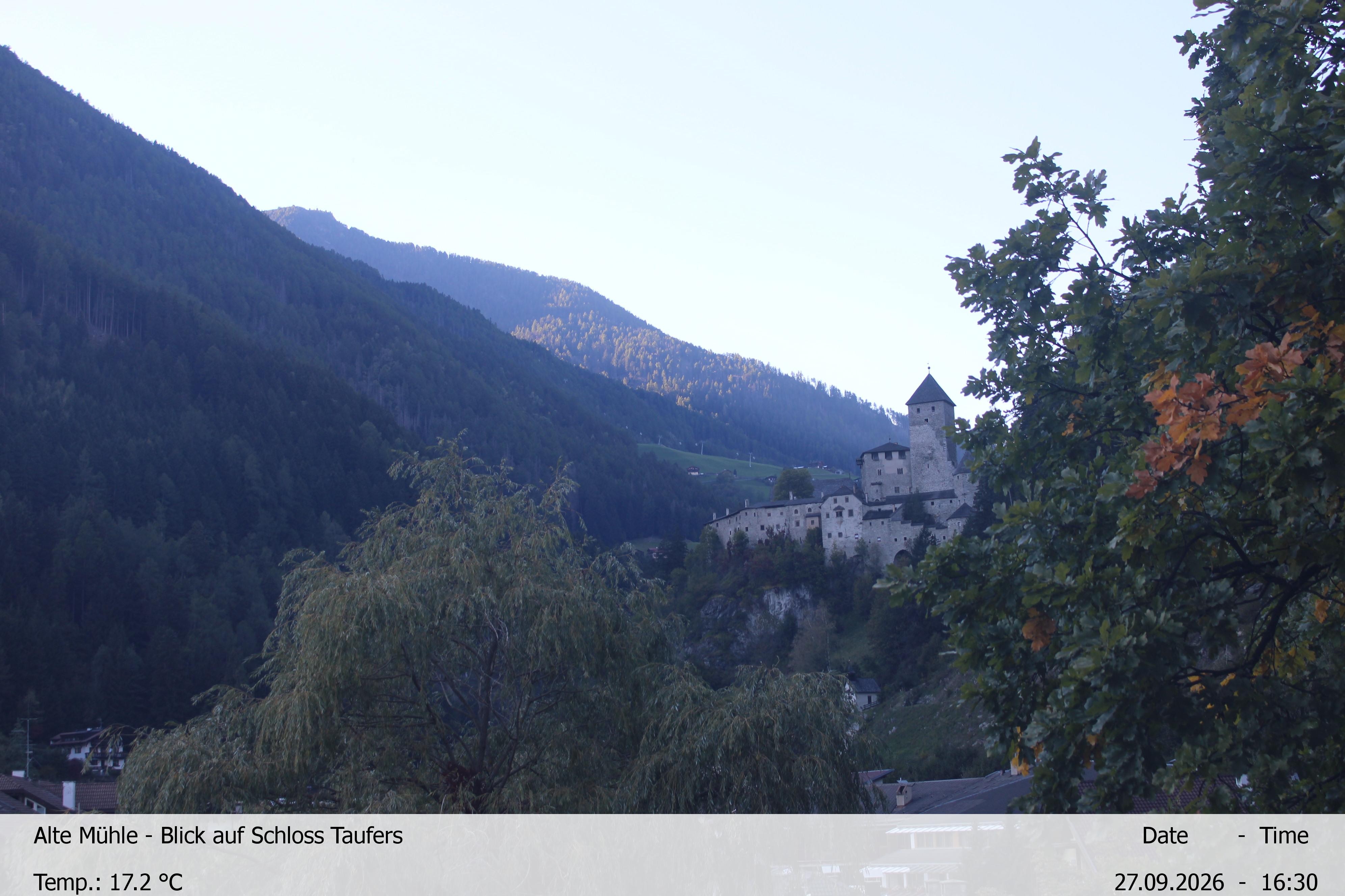 Archiv Foto Webcam Blick Richtung Schloss Taufers in Südtirol