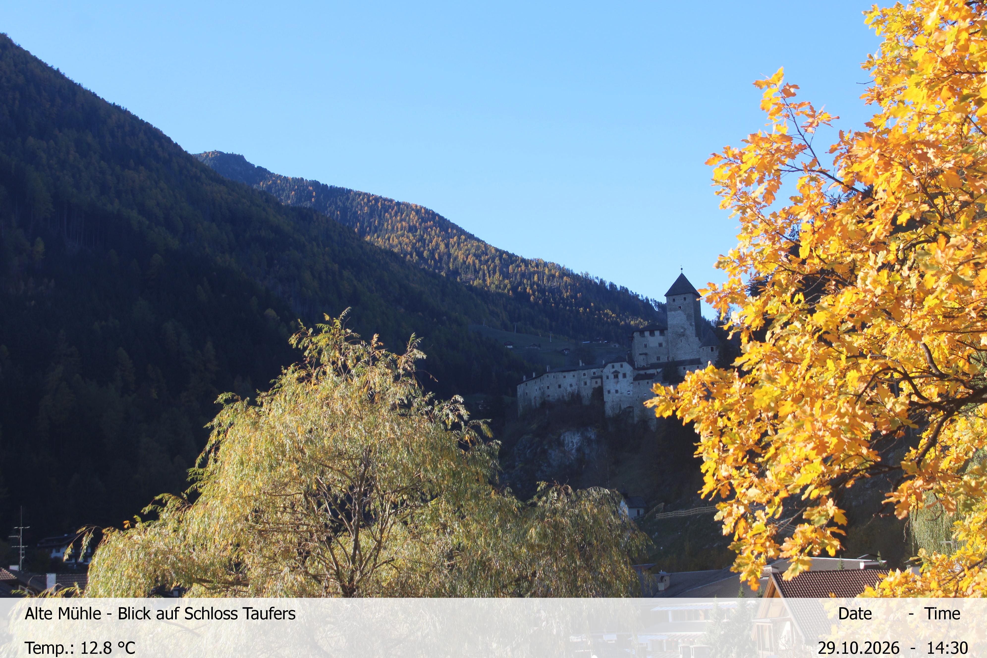 Archiv Foto Webcam Blick Richtung Schloss Taufers in Südtirol