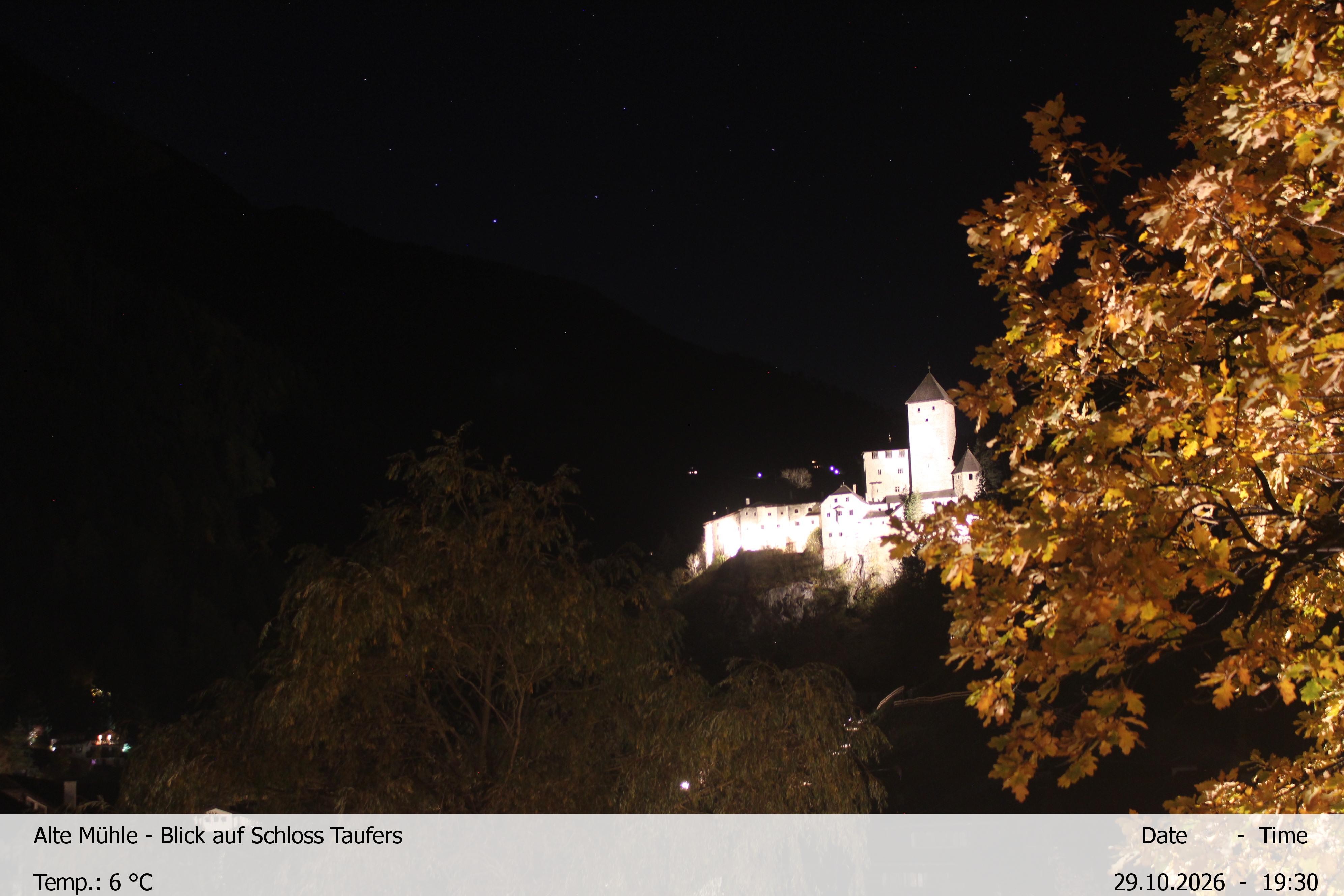 Archiv Foto Webcam Blick Richtung Schloss Taufers in Südtirol