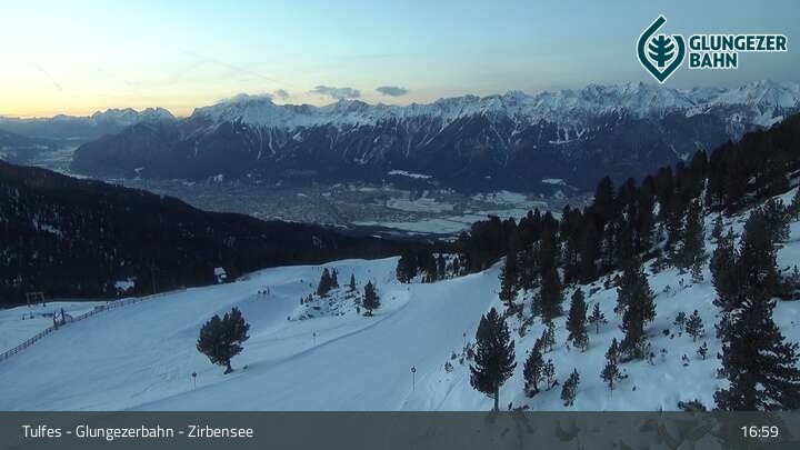 Archiv Foto Webcam Glungezer: Panoramablick Zirbensee