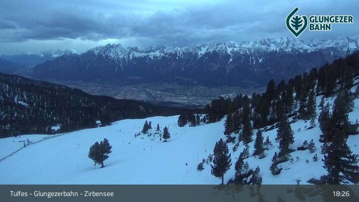 Archiv Foto Webcam Glungezer: Panoramablick Zirbensee