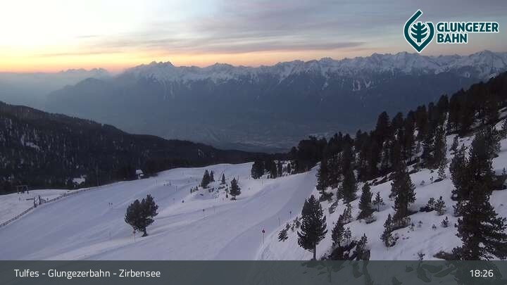 Archiv Foto Webcam Glungezer: Panoramablick Zirbensee
