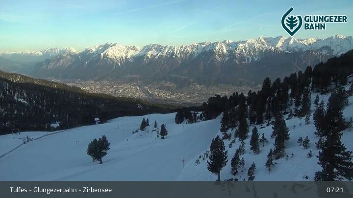 Archiv Foto Webcam Glungezer: Panoramablick Zirbensee