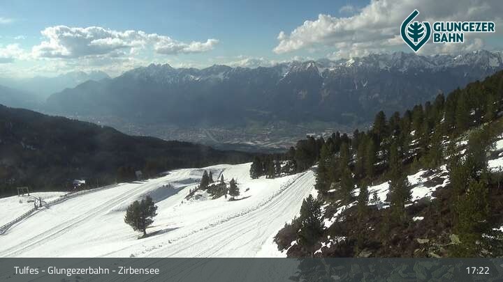 Archiv Foto Webcam Glungezer: Panoramablick Zirbensee