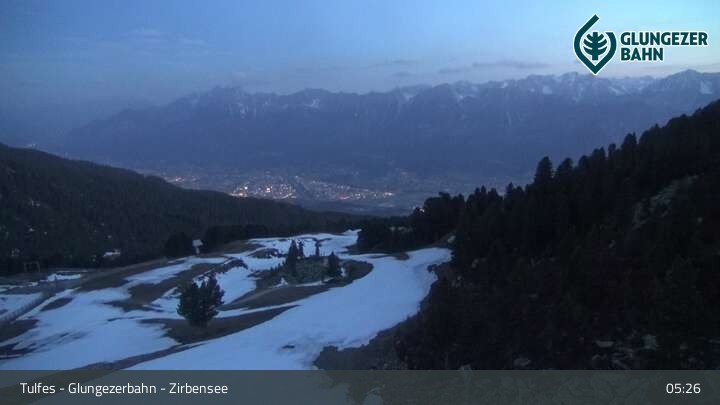 Archiv Foto Webcam Glungezer: Panoramablick Zirbensee