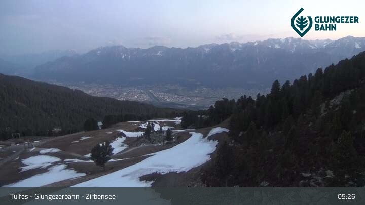 Archiv Foto Webcam Glungezer: Panoramablick Zirbensee