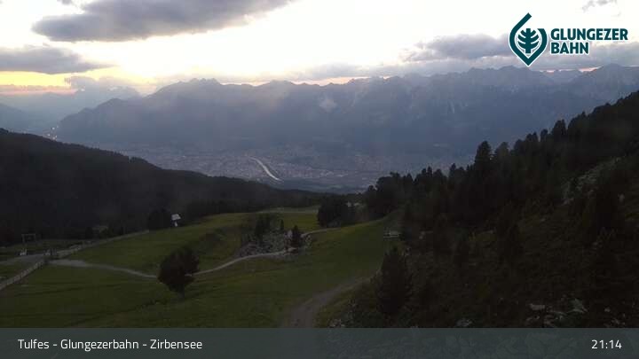 Archiv Foto Webcam Glungezer: Panoramablick Zirbensee