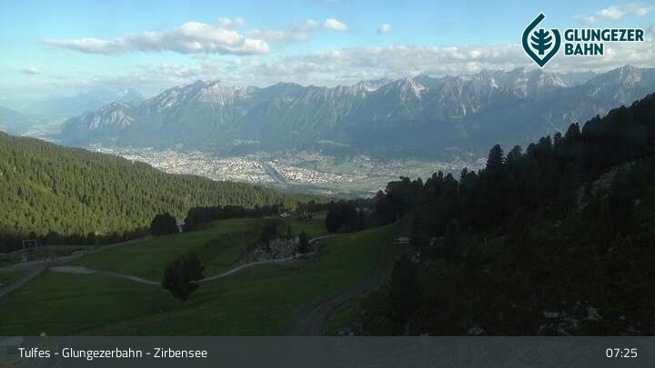 Archiv Foto Webcam Glungezer: Panoramablick Zirbensee