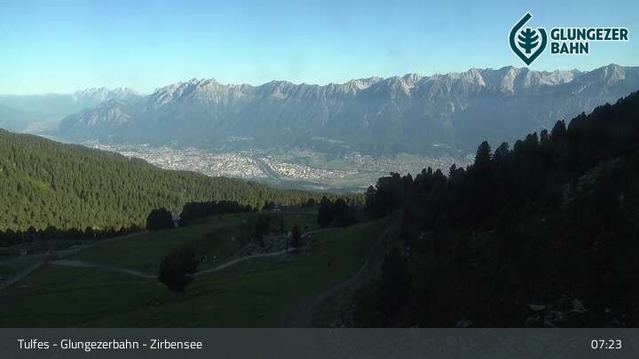 Archiv Foto Webcam Glungezer: Panoramablick Zirbensee