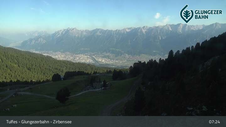 Archiv Foto Webcam Glungezer: Panoramablick Zirbensee