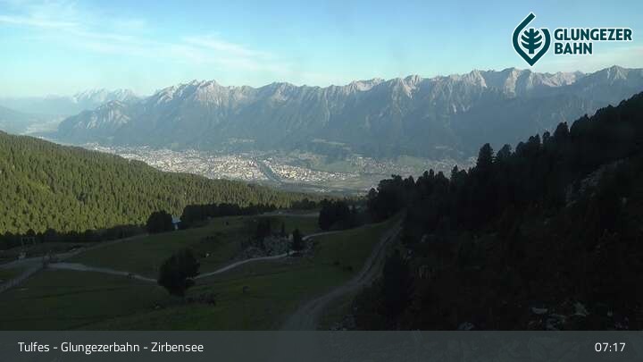 Archiv Foto Webcam Glungezer: Panoramablick Zirbensee