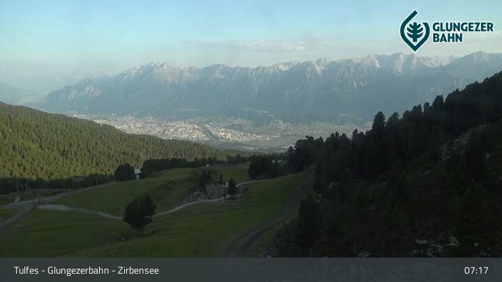 Archiv Foto Webcam Glungezer: Panoramablick Zirbensee
