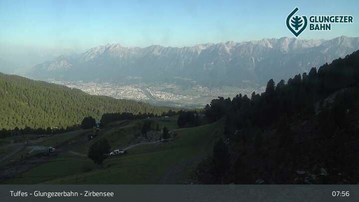 Archiv Foto Webcam Glungezer: Panoramablick Zirbensee