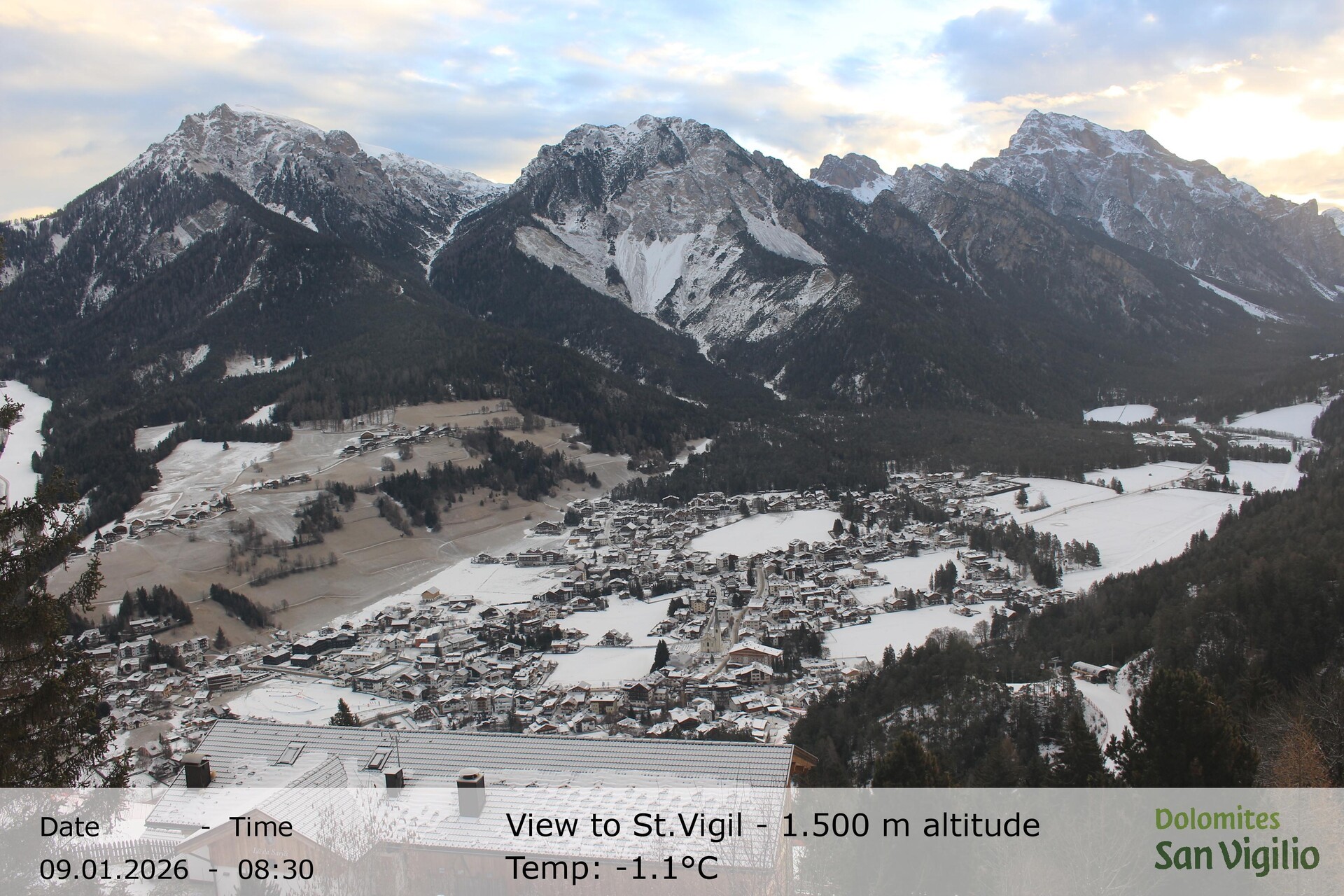 Archiv Foto Webcam Sicht auf St. Vigil in Enneberg im Südtiroler Pustertal (1.500 m)
