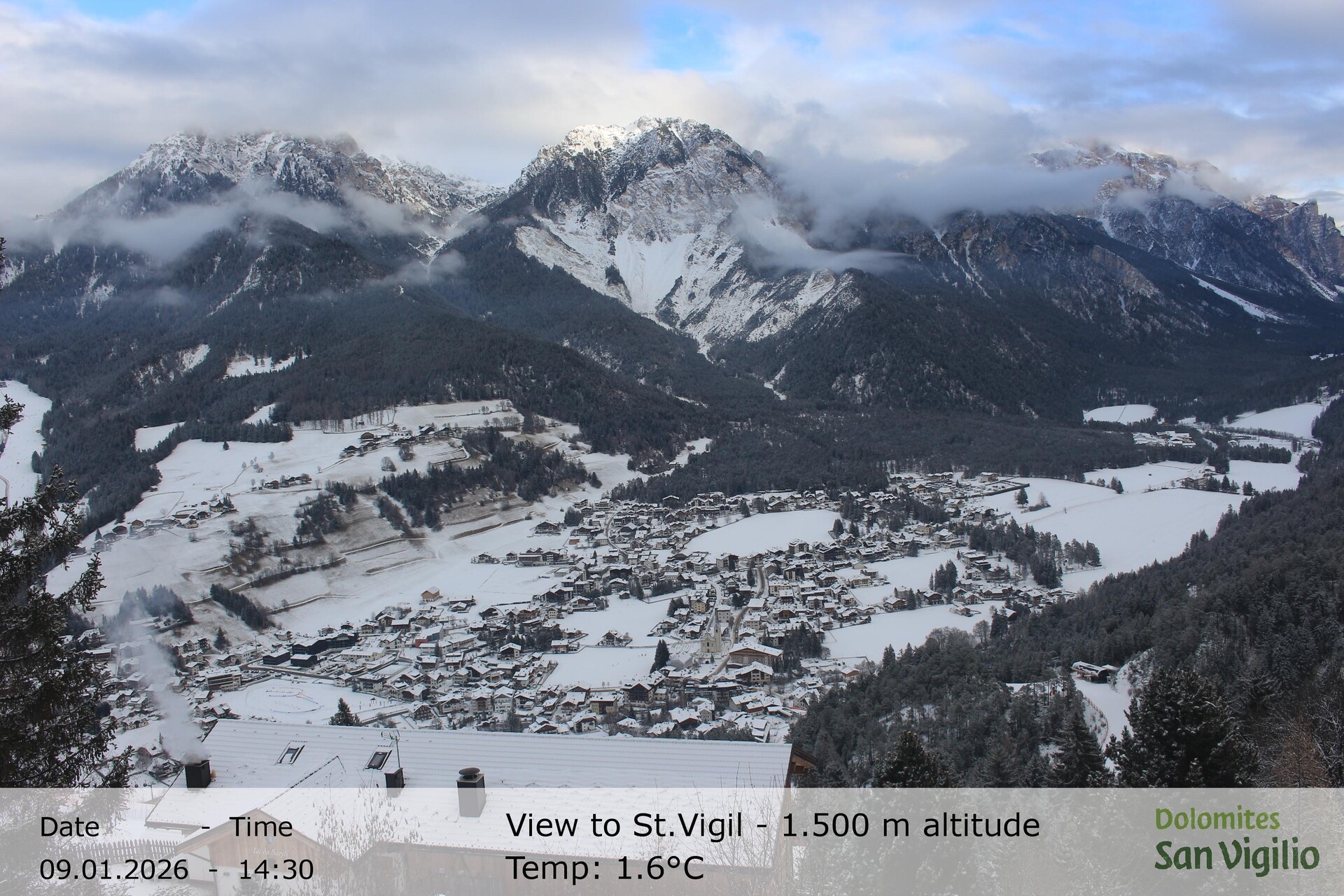 Archiv Foto Webcam Sicht auf St. Vigil in Enneberg im Südtiroler Pustertal (1.500 m)