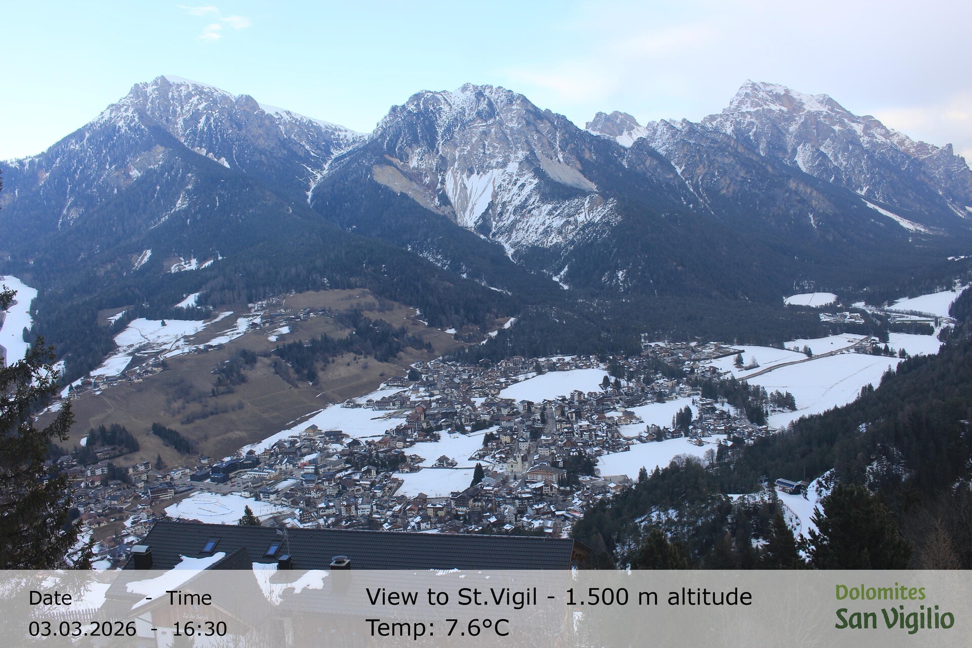 Archiv Foto Webcam Sicht auf St. Vigil in Enneberg im Südtiroler Pustertal (1.500 m)