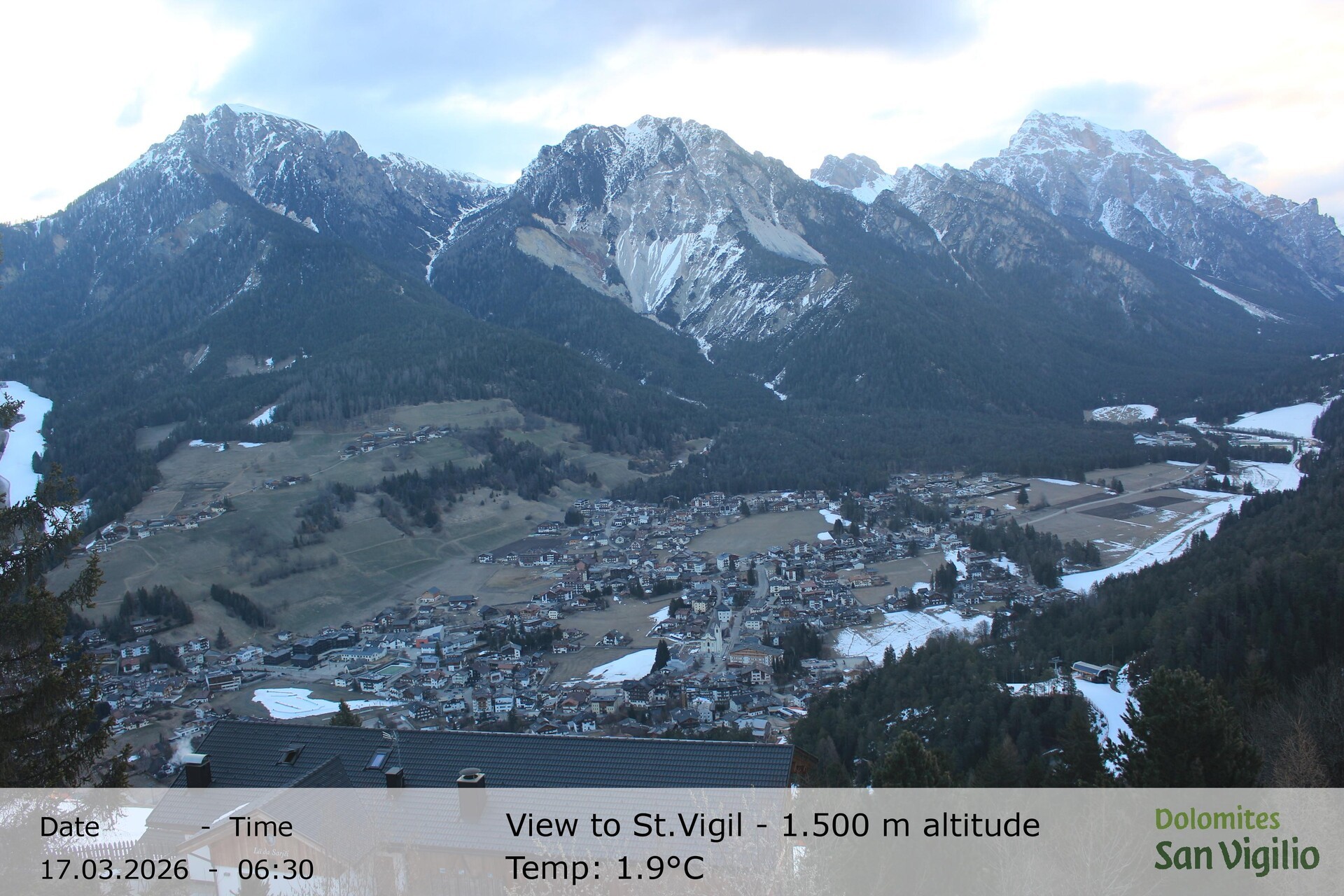Archiv Foto Webcam Sicht auf St. Vigil in Enneberg im Südtiroler Pustertal (1.500 m)