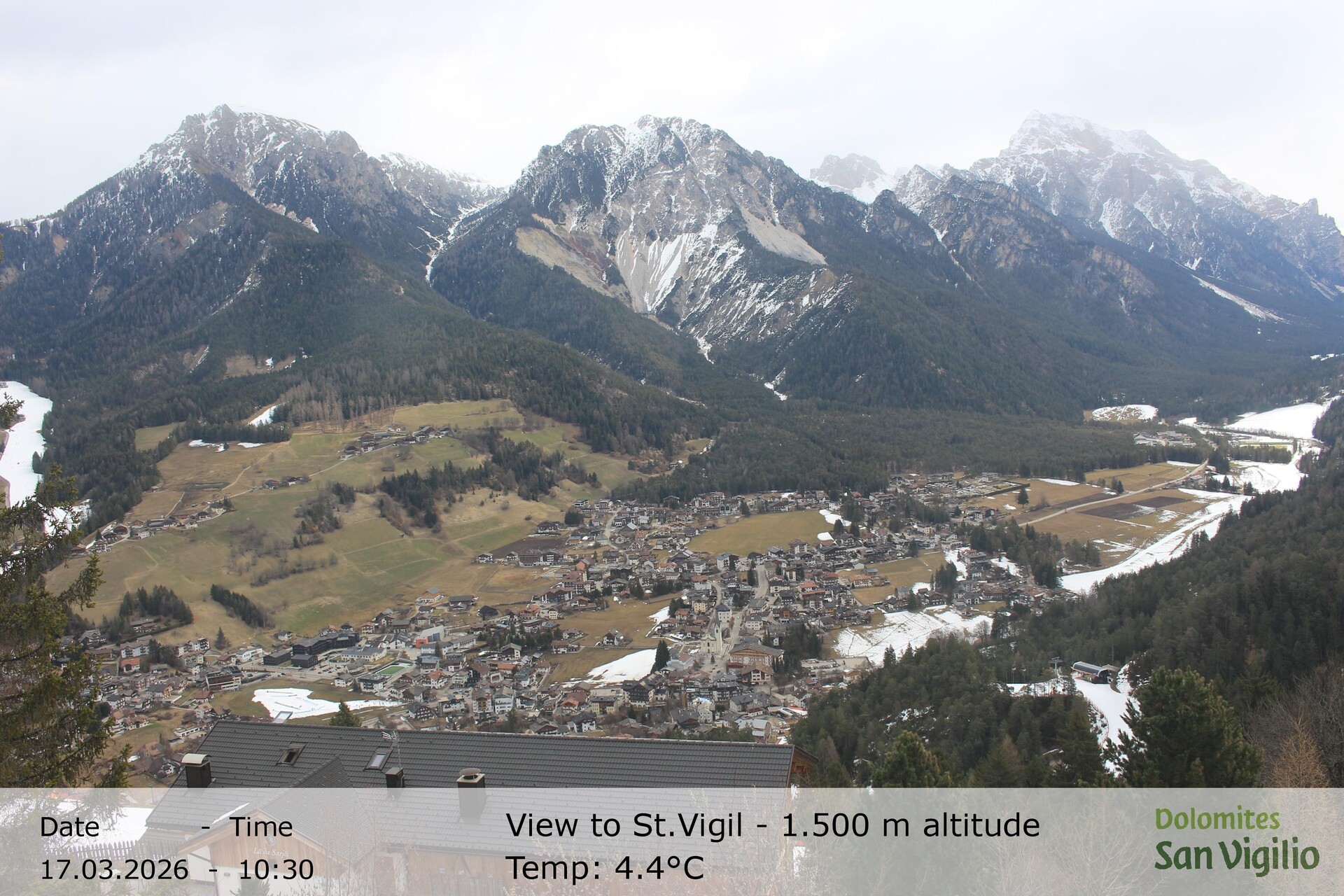 Archiv Foto Webcam Sicht auf St. Vigil in Enneberg im Südtiroler Pustertal (1.500 m)