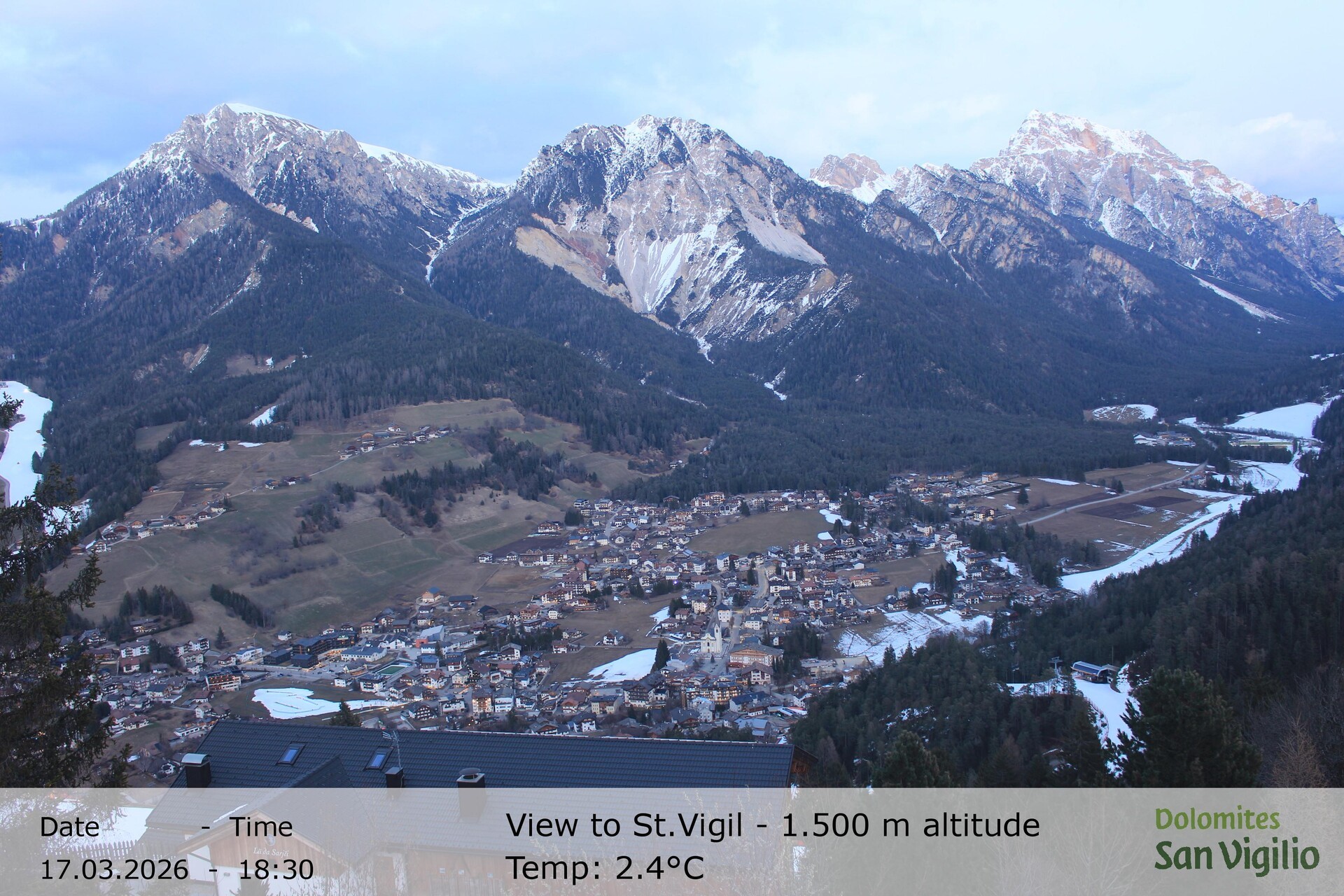 Archiv Foto Webcam Sicht auf St. Vigil in Enneberg im Südtiroler Pustertal (1.500 m)