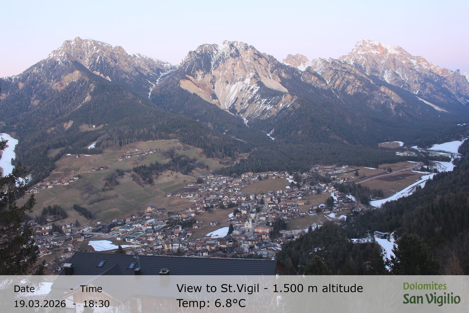 Archiv Foto Webcam Sicht auf St. Vigil in Enneberg im Südtiroler Pustertal (1.500 m)