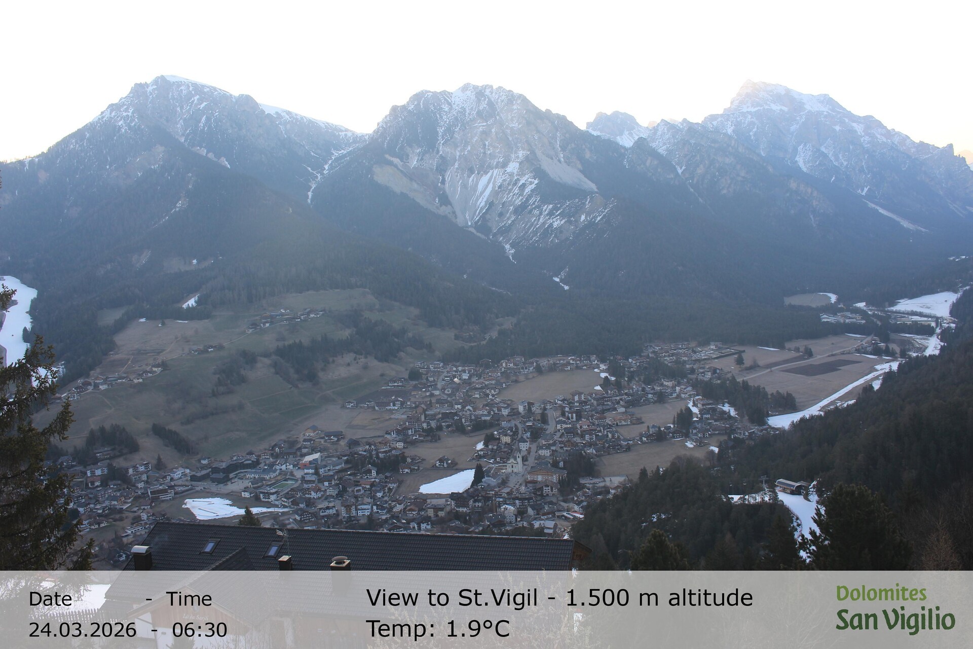 Archiv Foto Webcam Sicht auf St. Vigil in Enneberg im Südtiroler Pustertal (1.500 m)